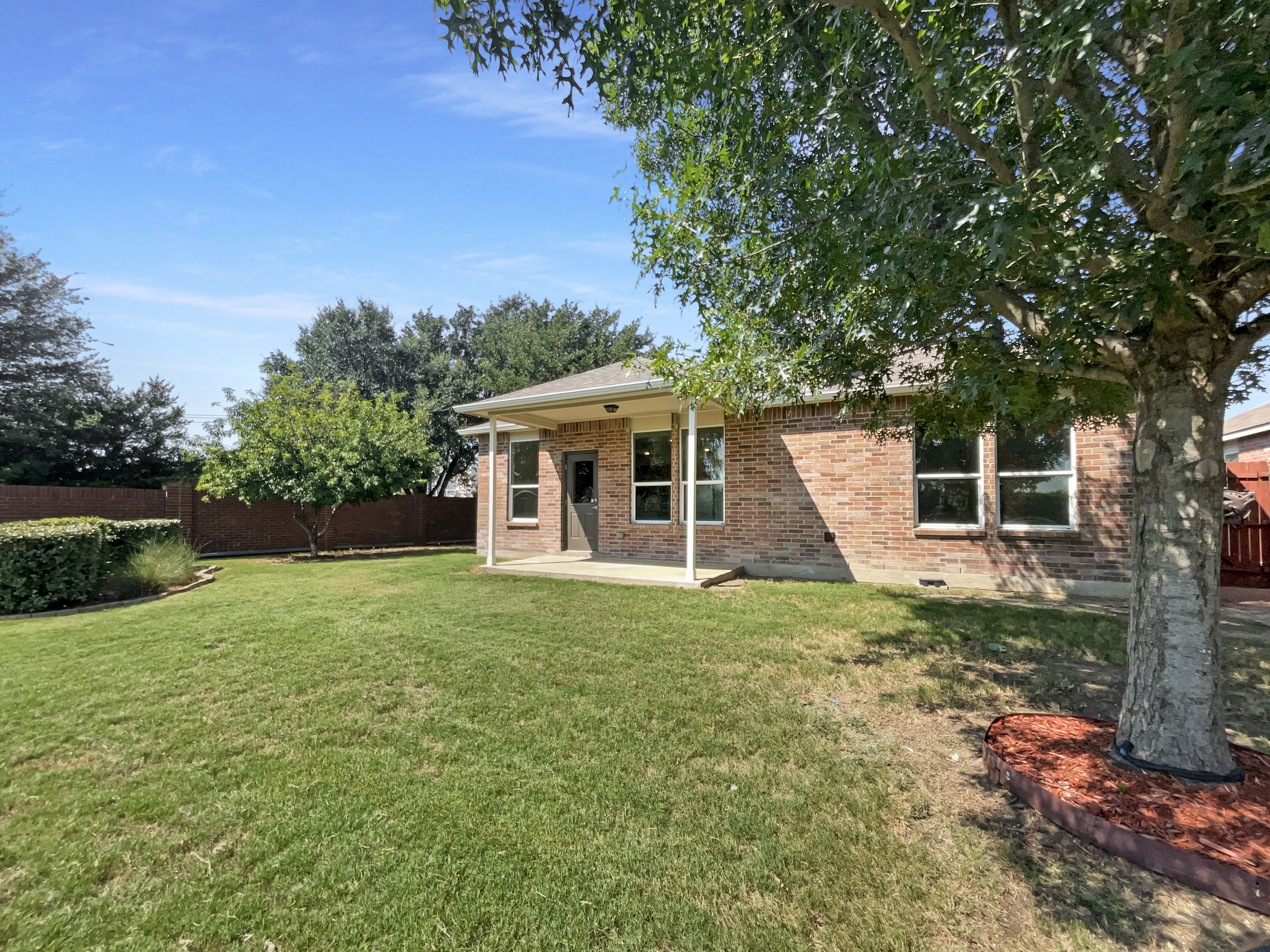 Photo 8 of 20 of 8700 Navigation Dr, Fort Worth, TX