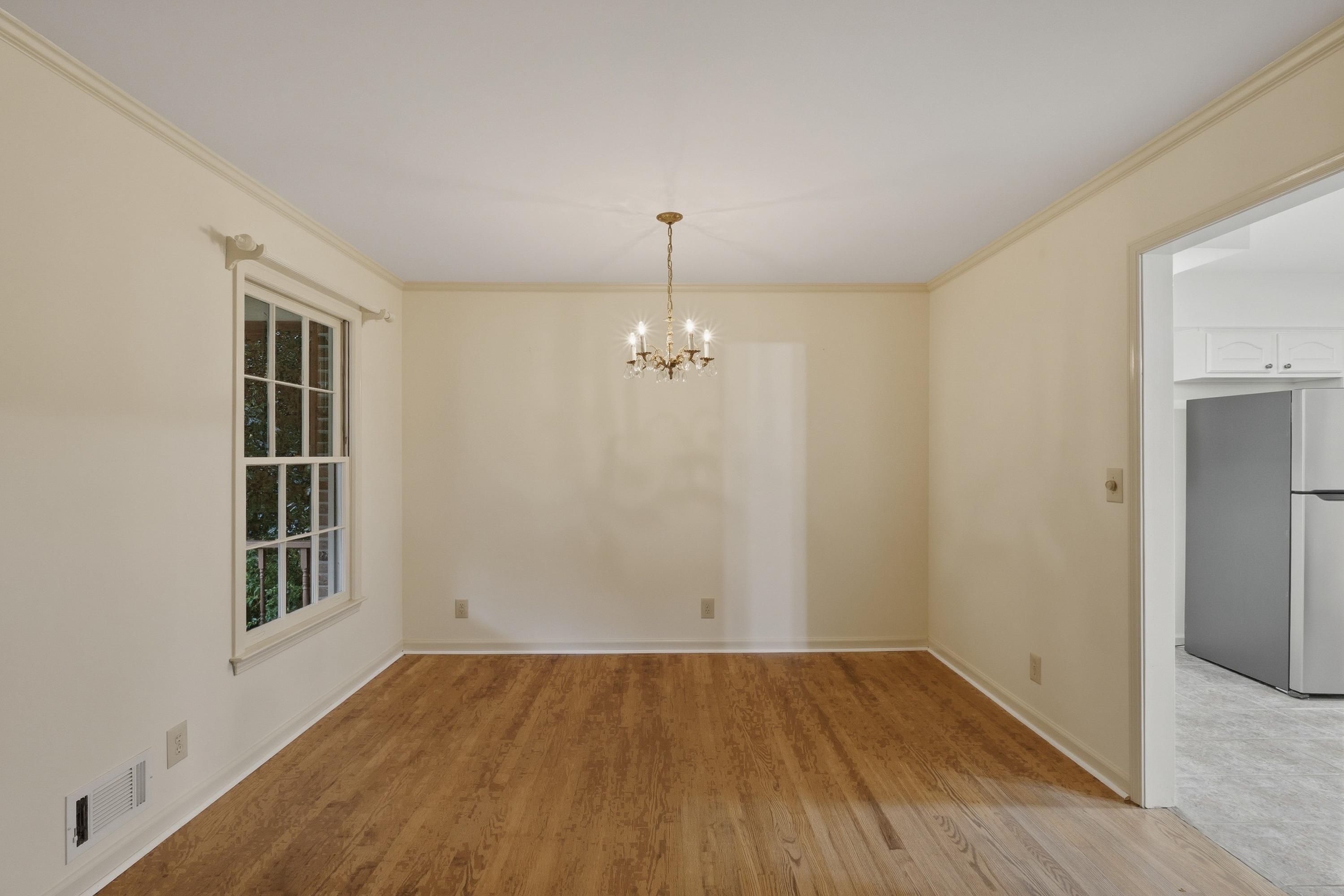 Photo 13 of 29 of 3969 Briaridge Cir, Atlanta, GA