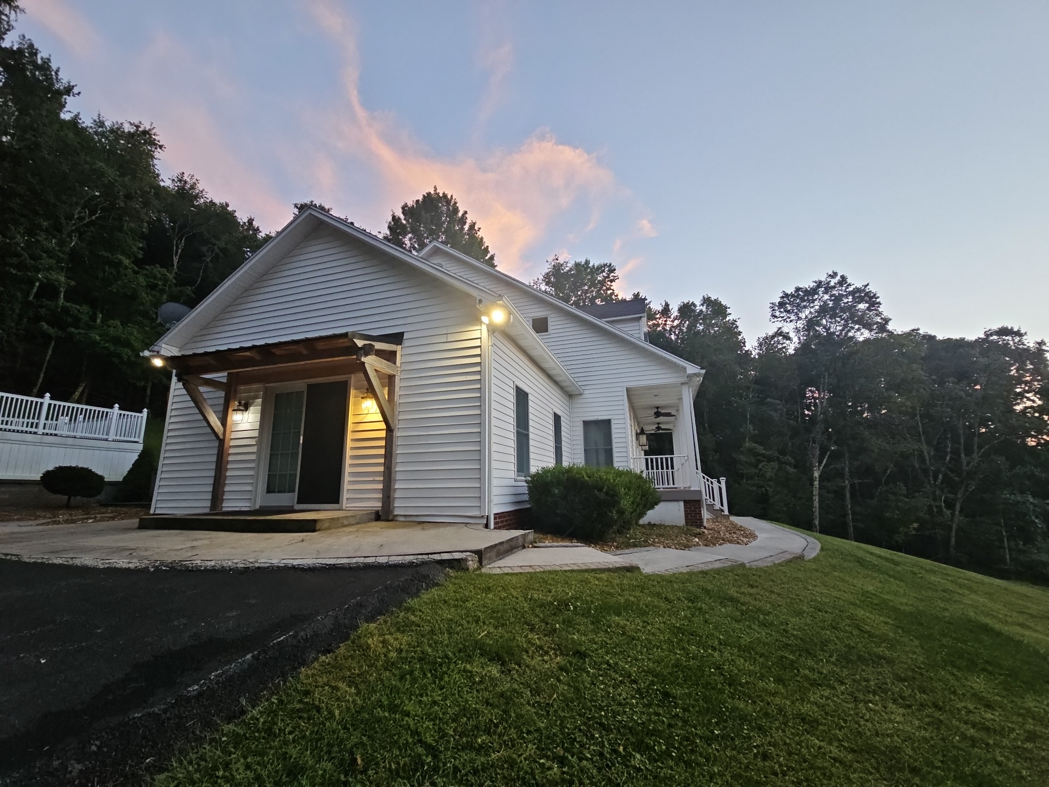 Photo 34 of 39 of 163 Bluebonnet Dr, Tazewell, VA