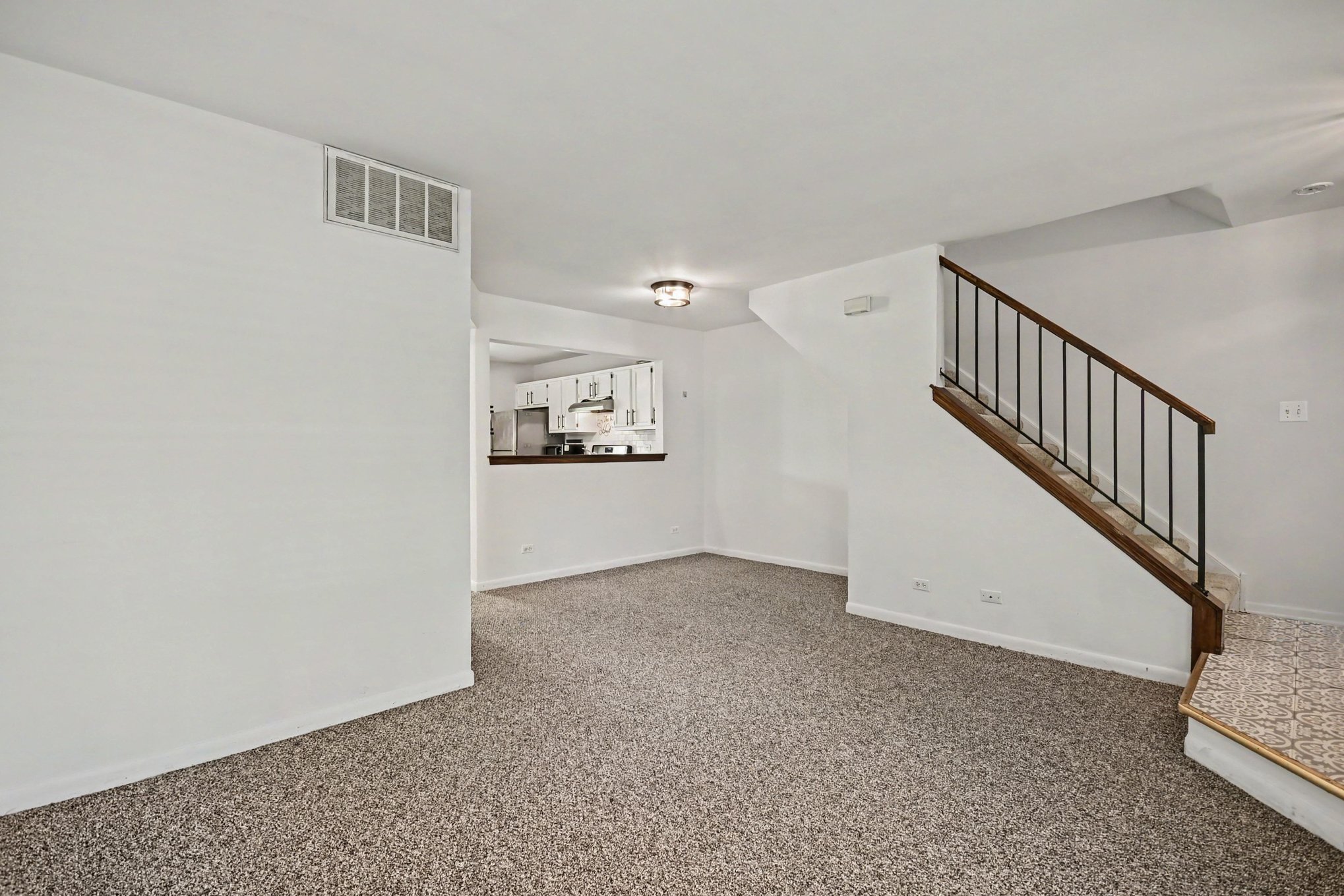 Photo 3 of 17 of 2734 Preston Ct, Aurora, IL