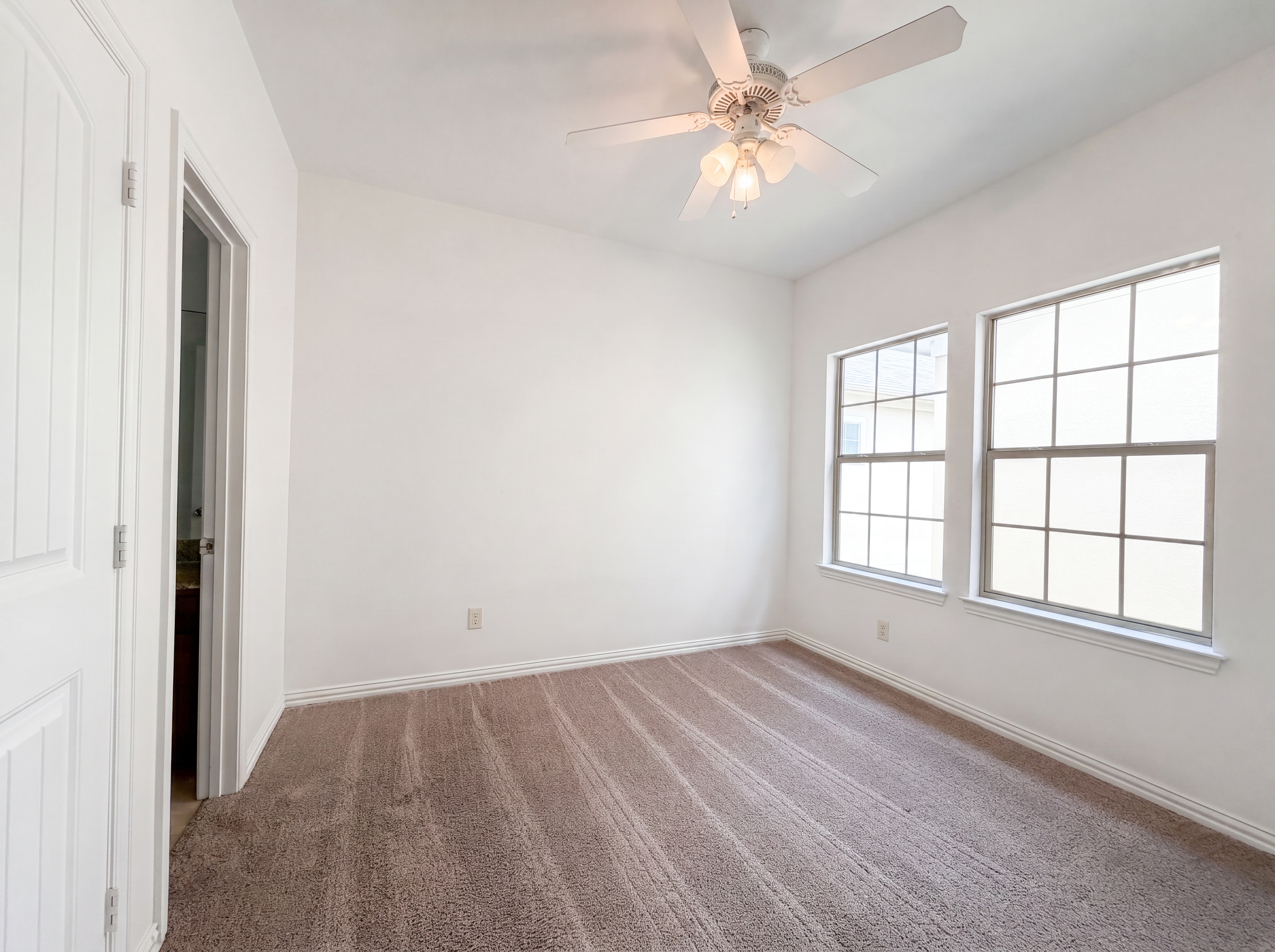 Photo 11 of 23 of 1524 Aldra Dr, Fort Worth, TX