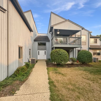 Property photo 1 of 238 Drake Ln