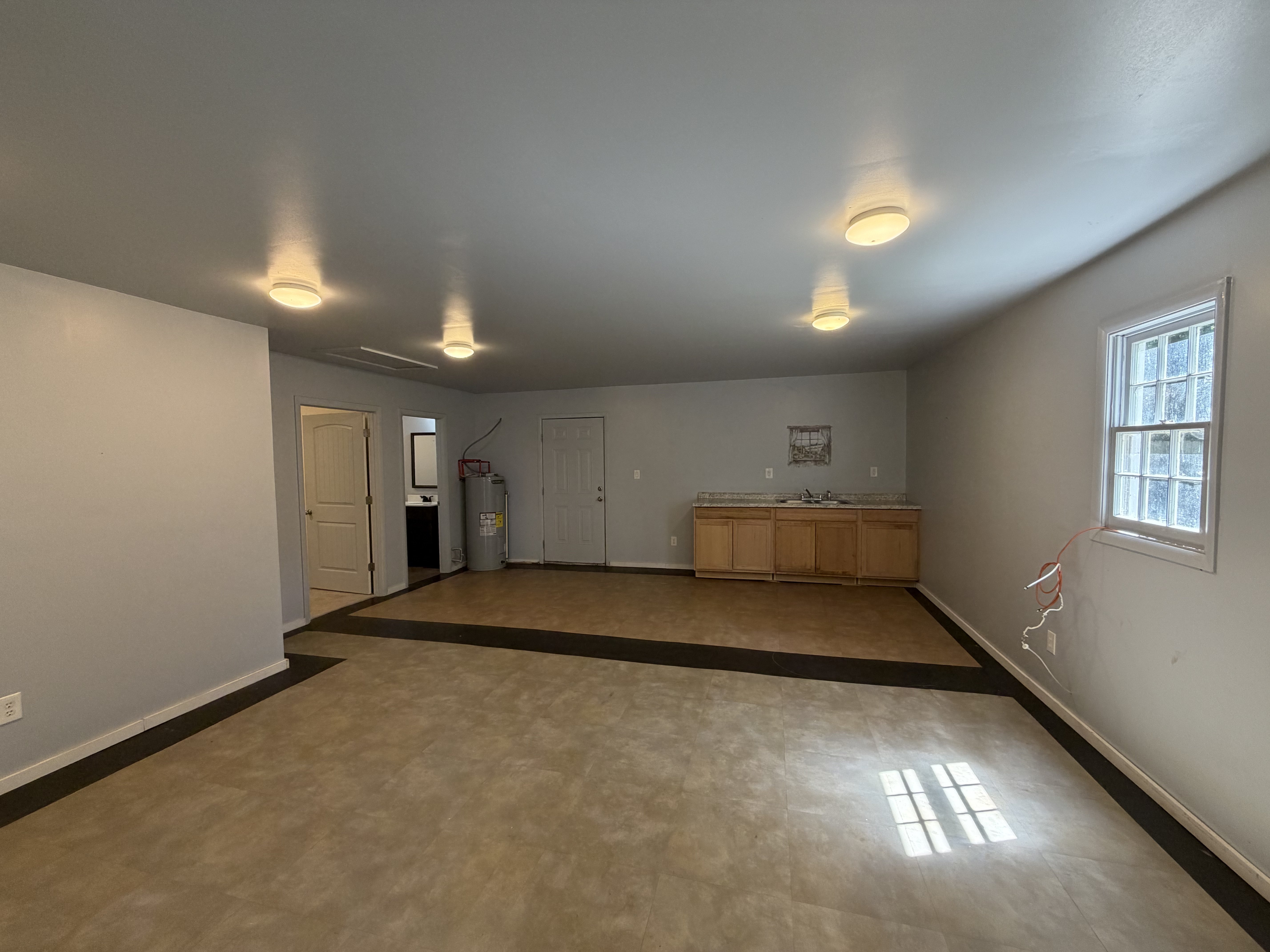 Photo 17 of 25 of 4614 Hickory Grove Rd, Mount Holly, NC