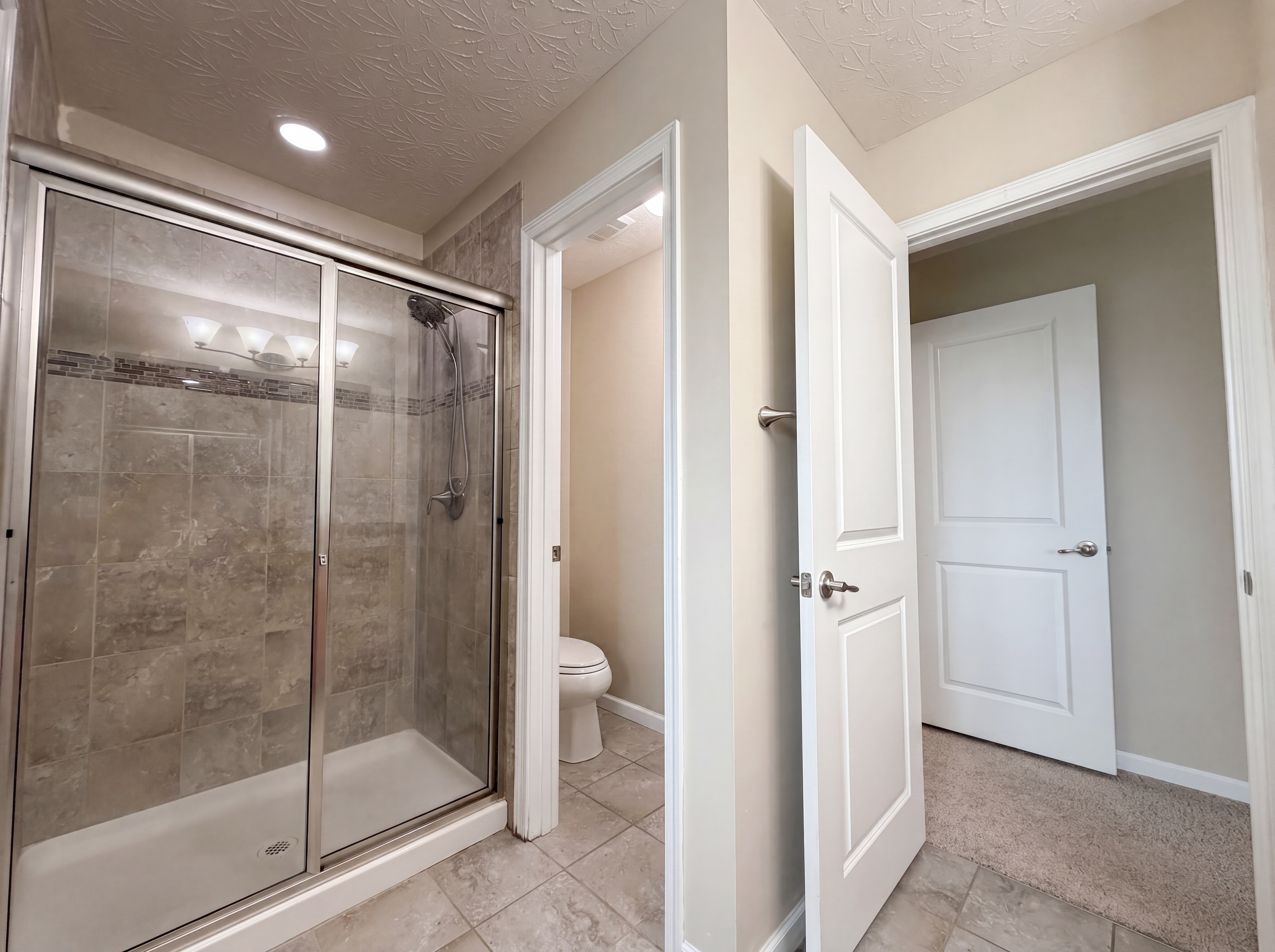 Photo 24 of 37 of 7533 Cherokee Ln, Liberty Township, OH