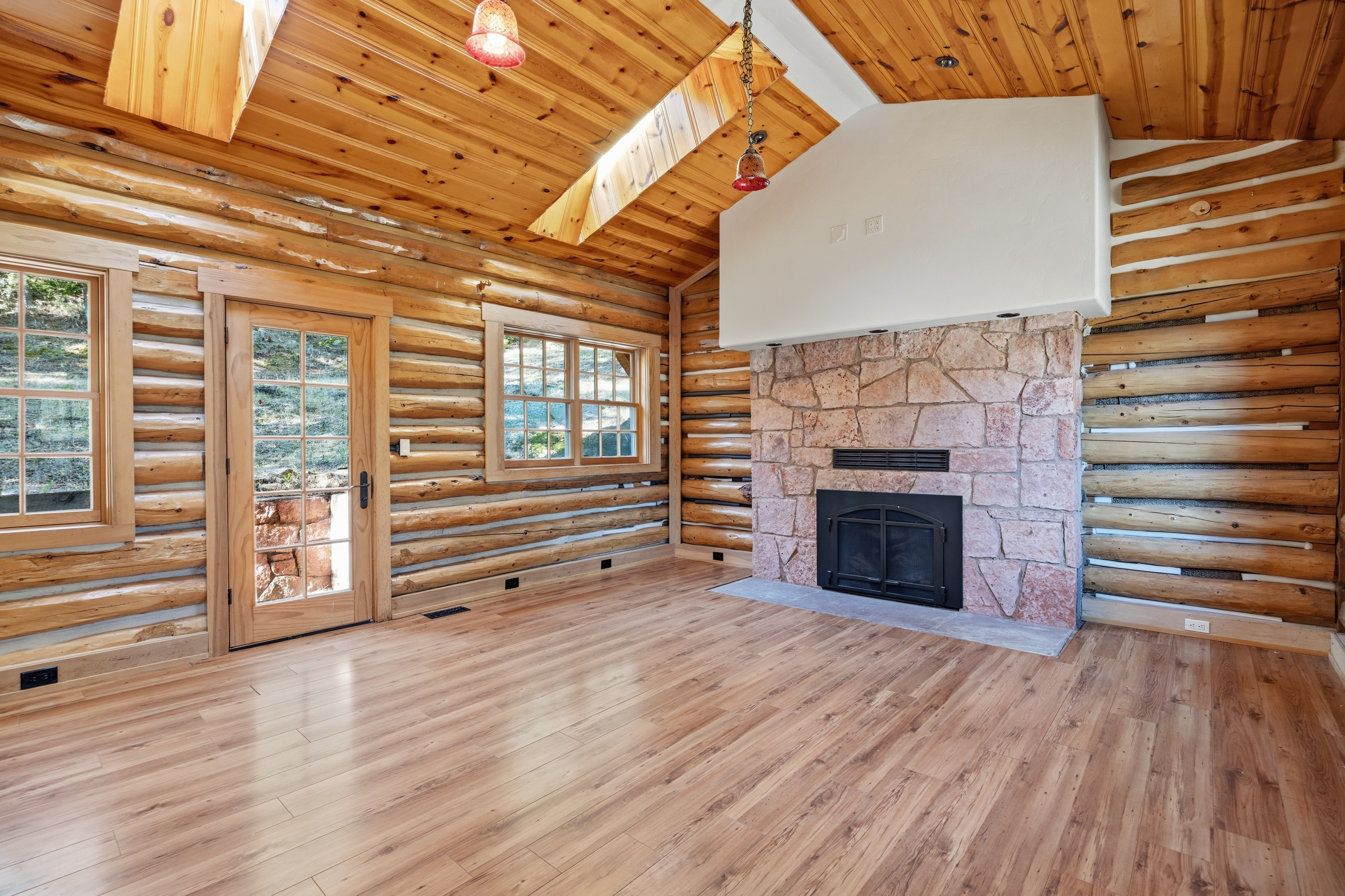 Photo 5 of 56 of 9795 Mountain Rd, Cascade, CO