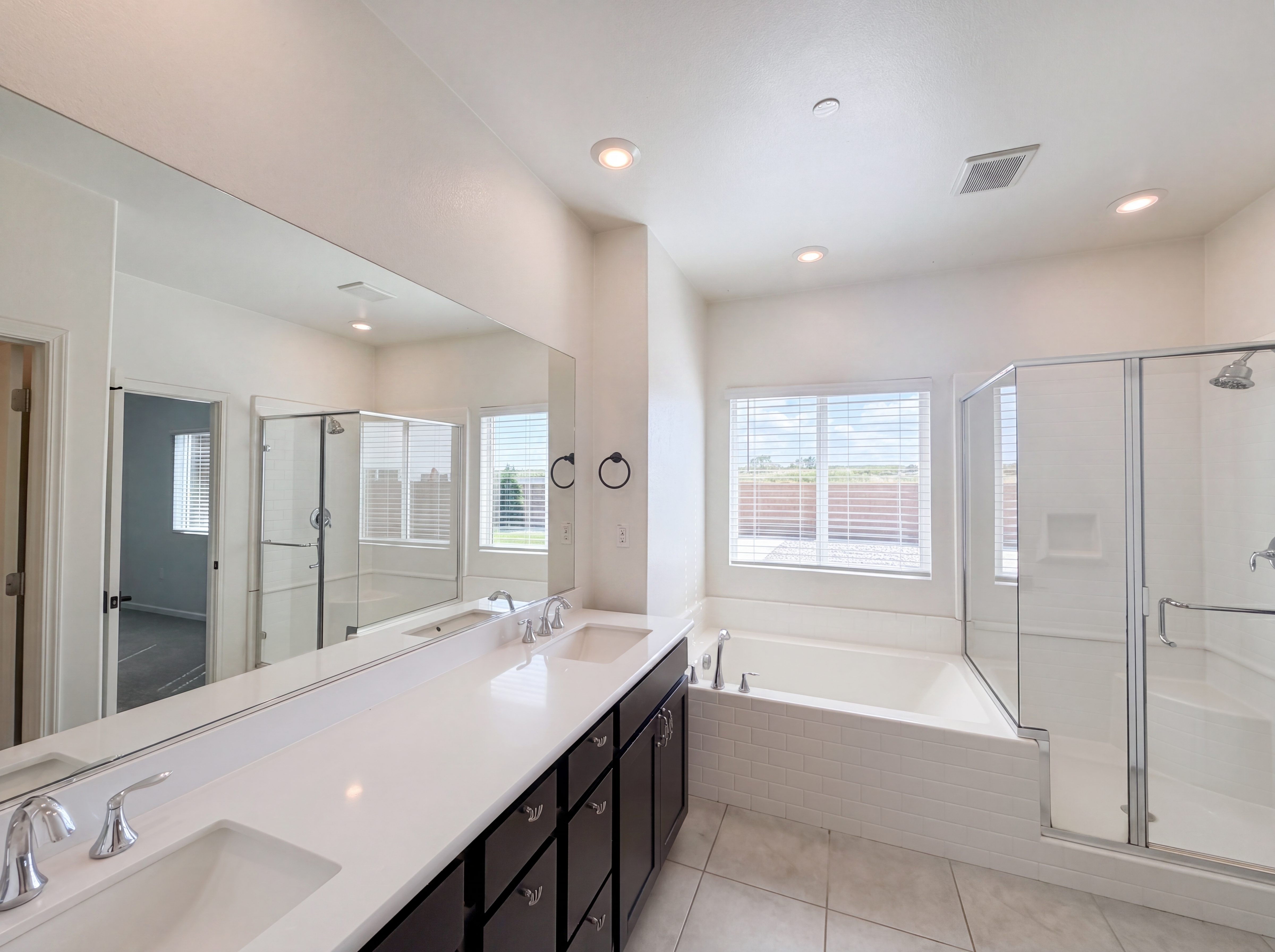 Photo 19 of 54 of 1187 Bordeaux Ct, Olivehurst, CA