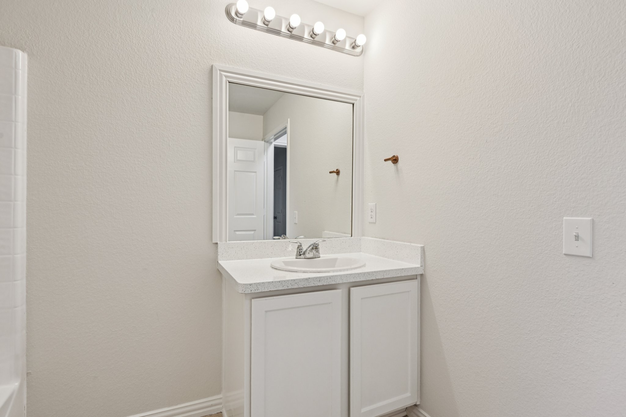 Photo 29 of 38 of 2714 Silkwood St, Dallas, TX