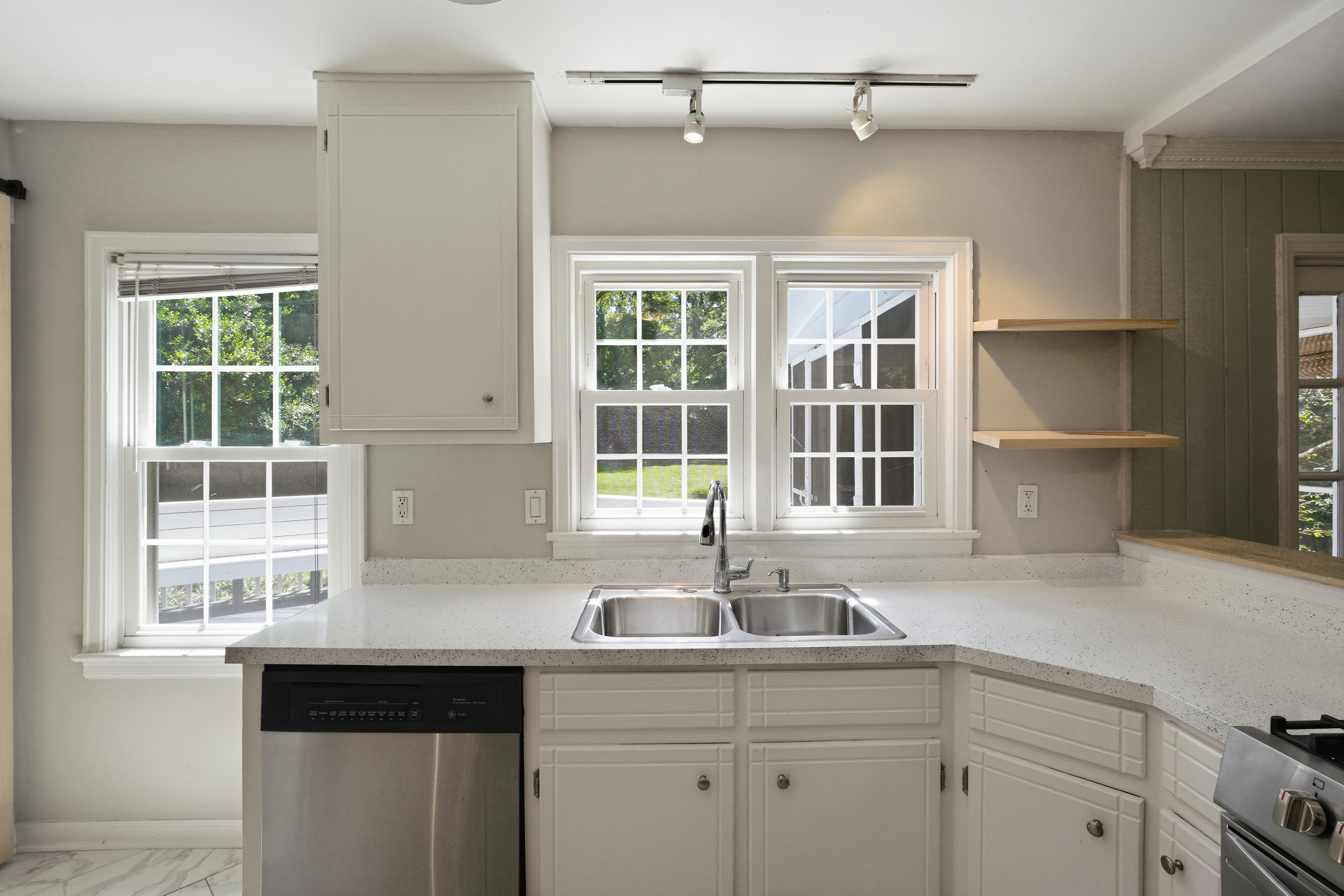 Photo 10 of 25 of 1347 Chalmette Dr NE, Atlanta, GA