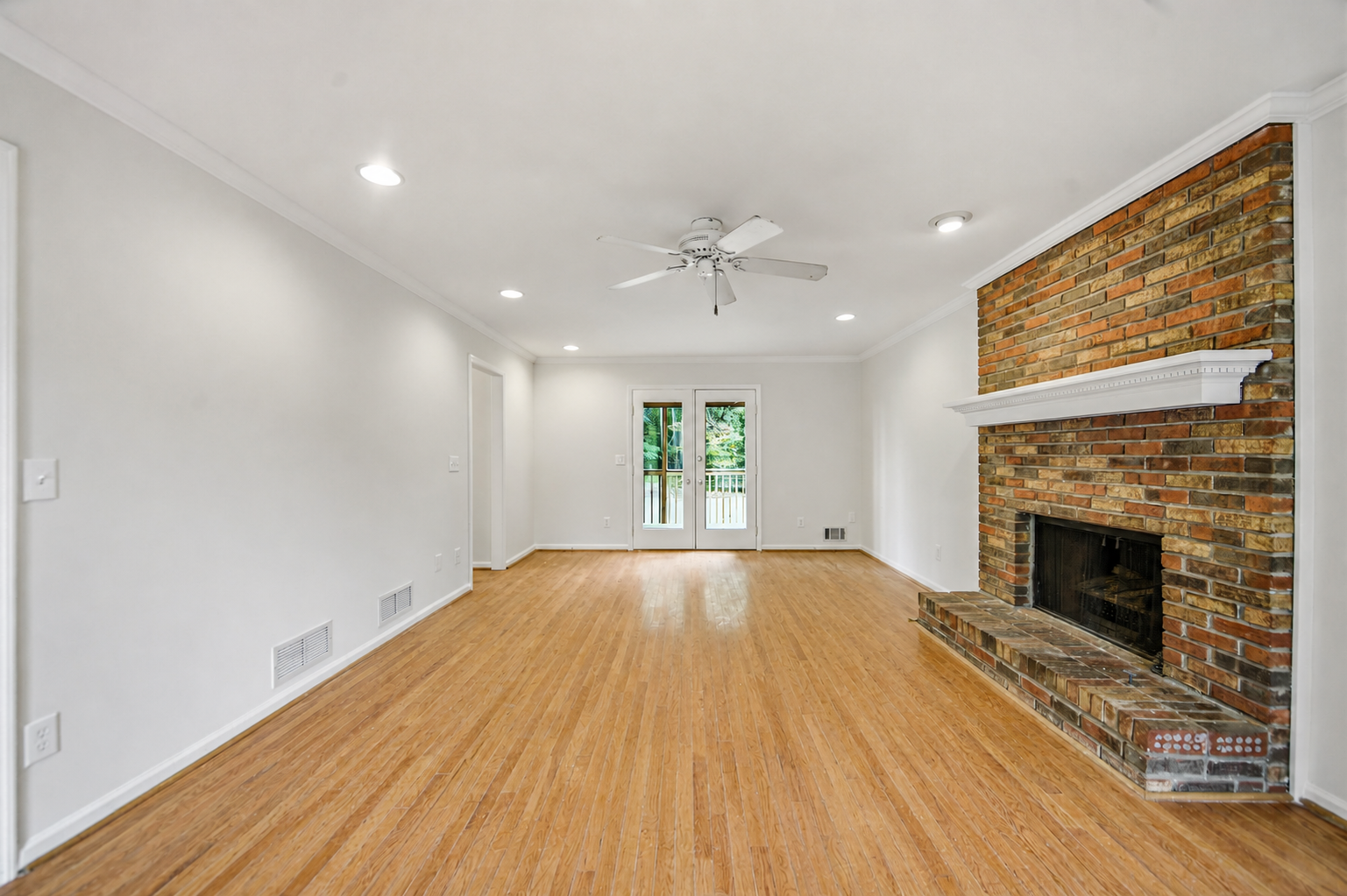 Photo 3 of 32 of 2690 Shadow Pine Dr, Roswell, GA