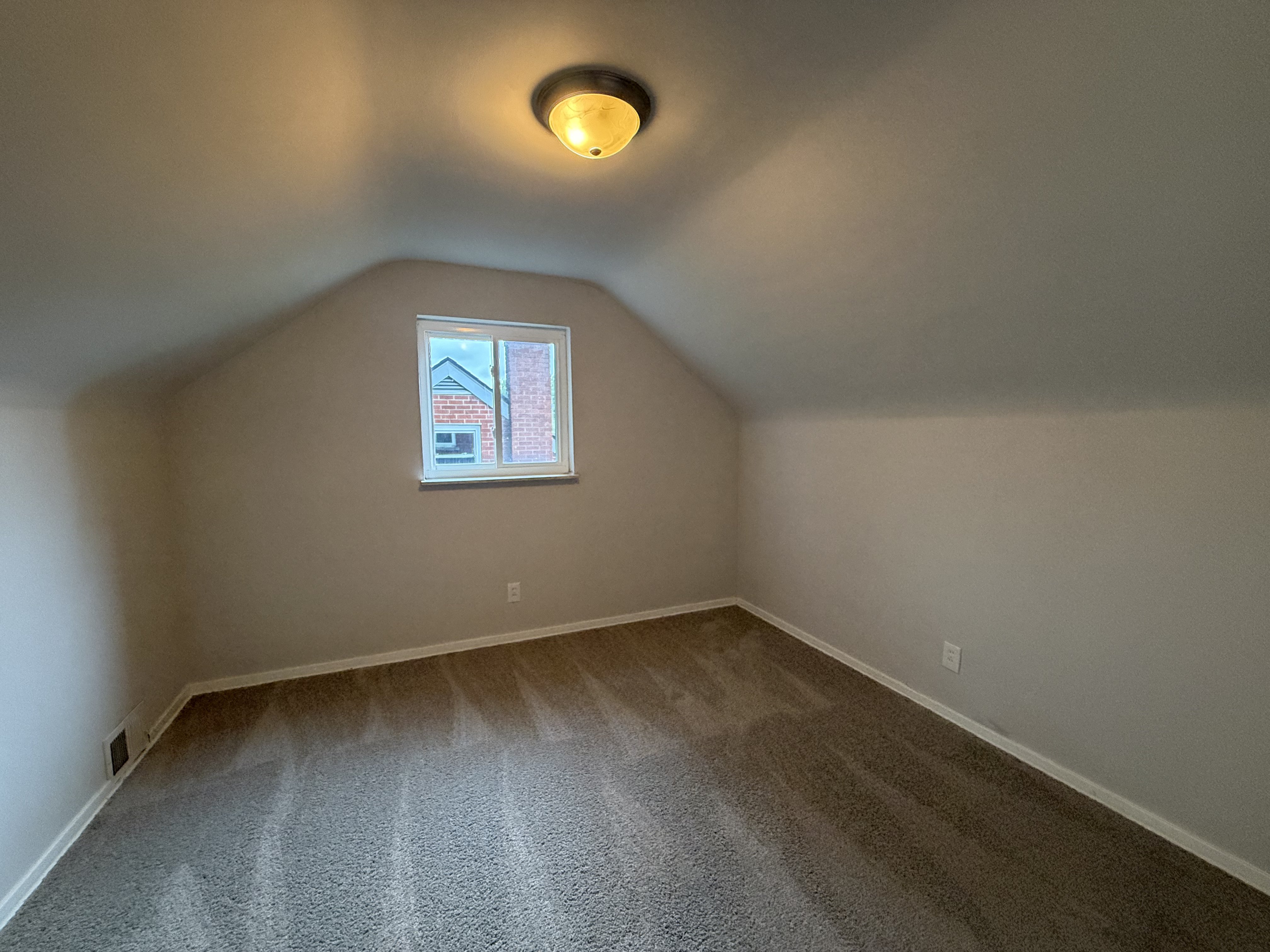 Photo 13 of 21 of 9122 Neil Dr, Cincinnati, OH