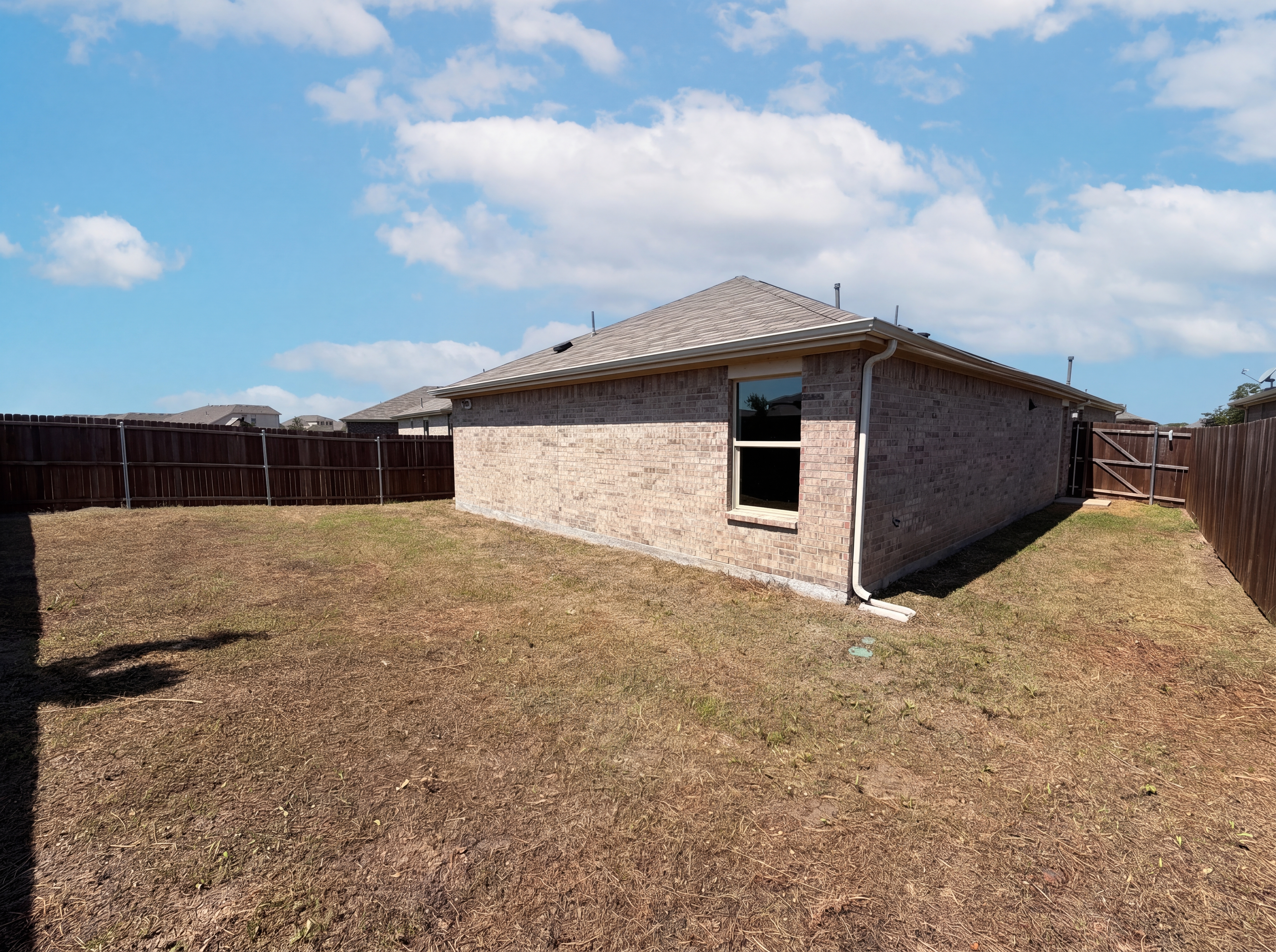 Photo 5 of 17 of 2214 Nightgrove Cir, Crandall, TX