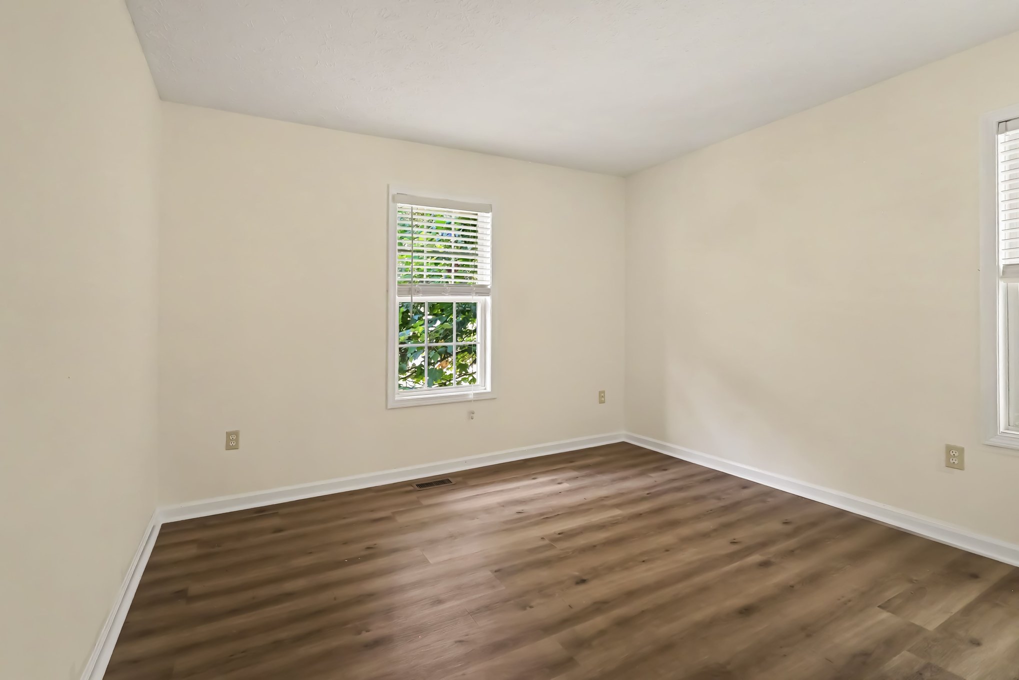 Photo 9 of 19 of 433 Kelly Way, Bellefontaine, OH