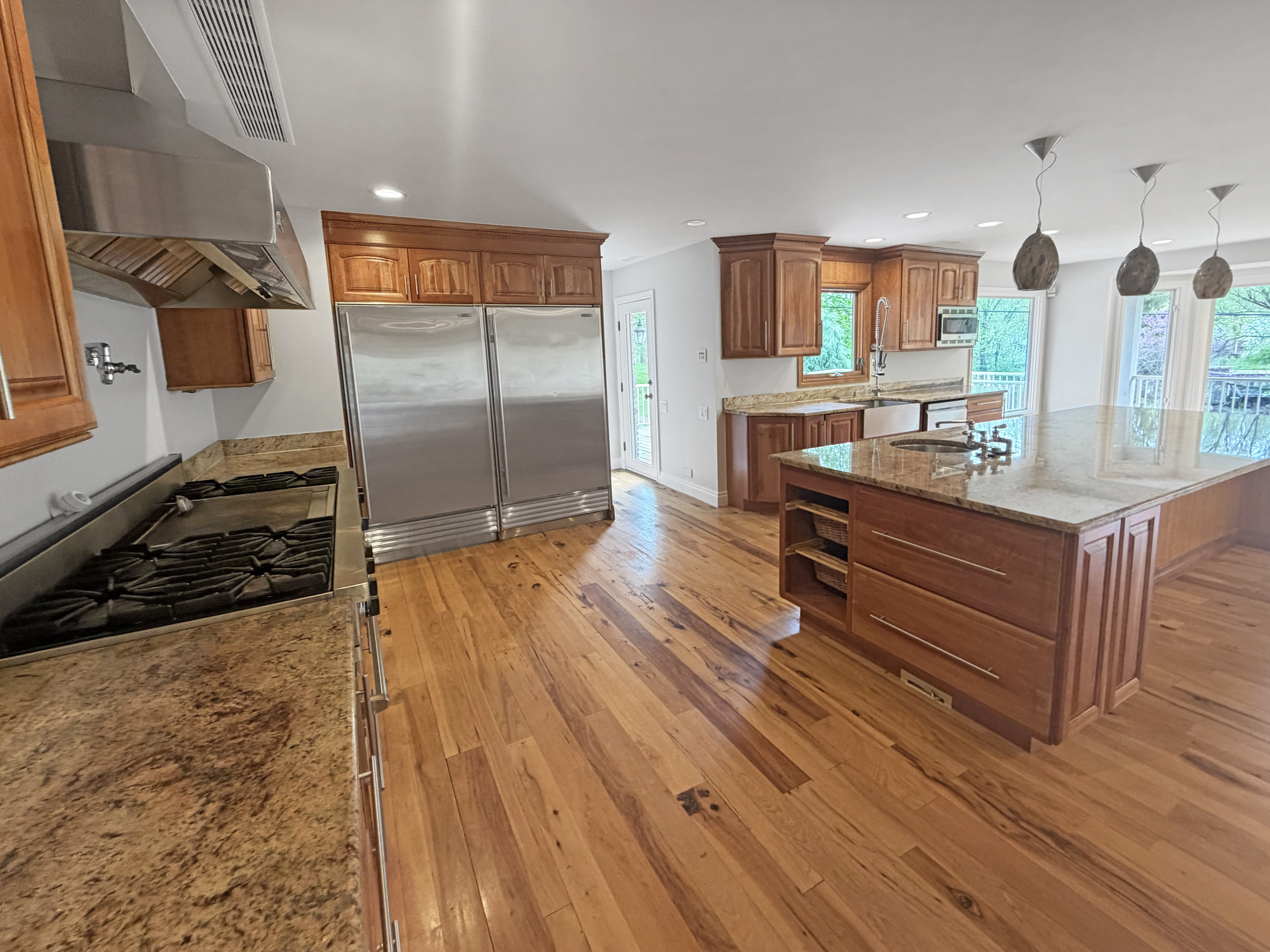 Photo 33 of 38 of 35854 Castlemeadow Dr, Farmington Hills, MI