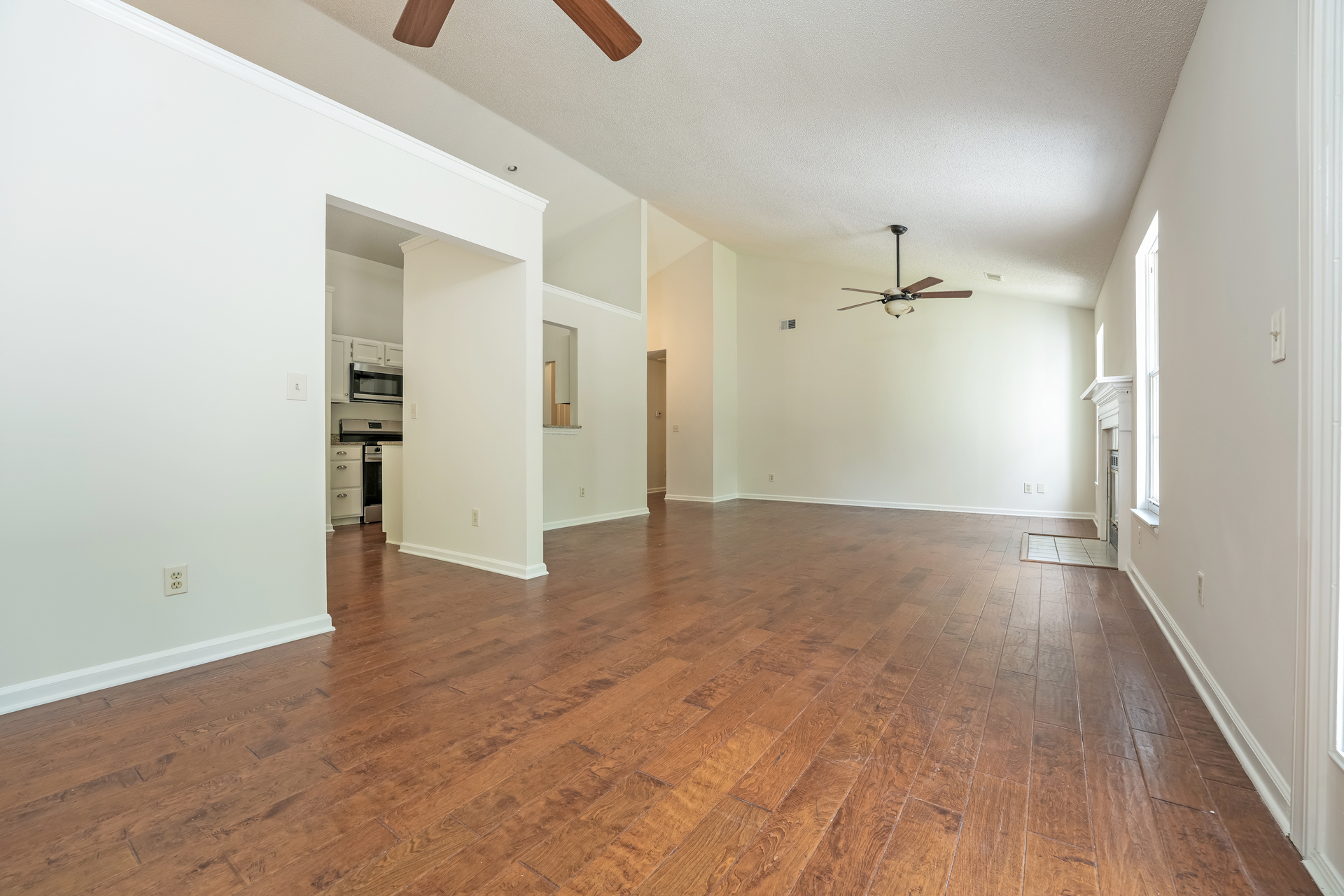 Photo 11 of 21 of 105 Ceaton Ct, Goose Creek, SC