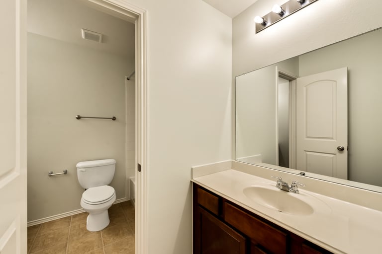 Photo 25 of 30 - 594 Miramar Dr, Rockwall, TX 75087