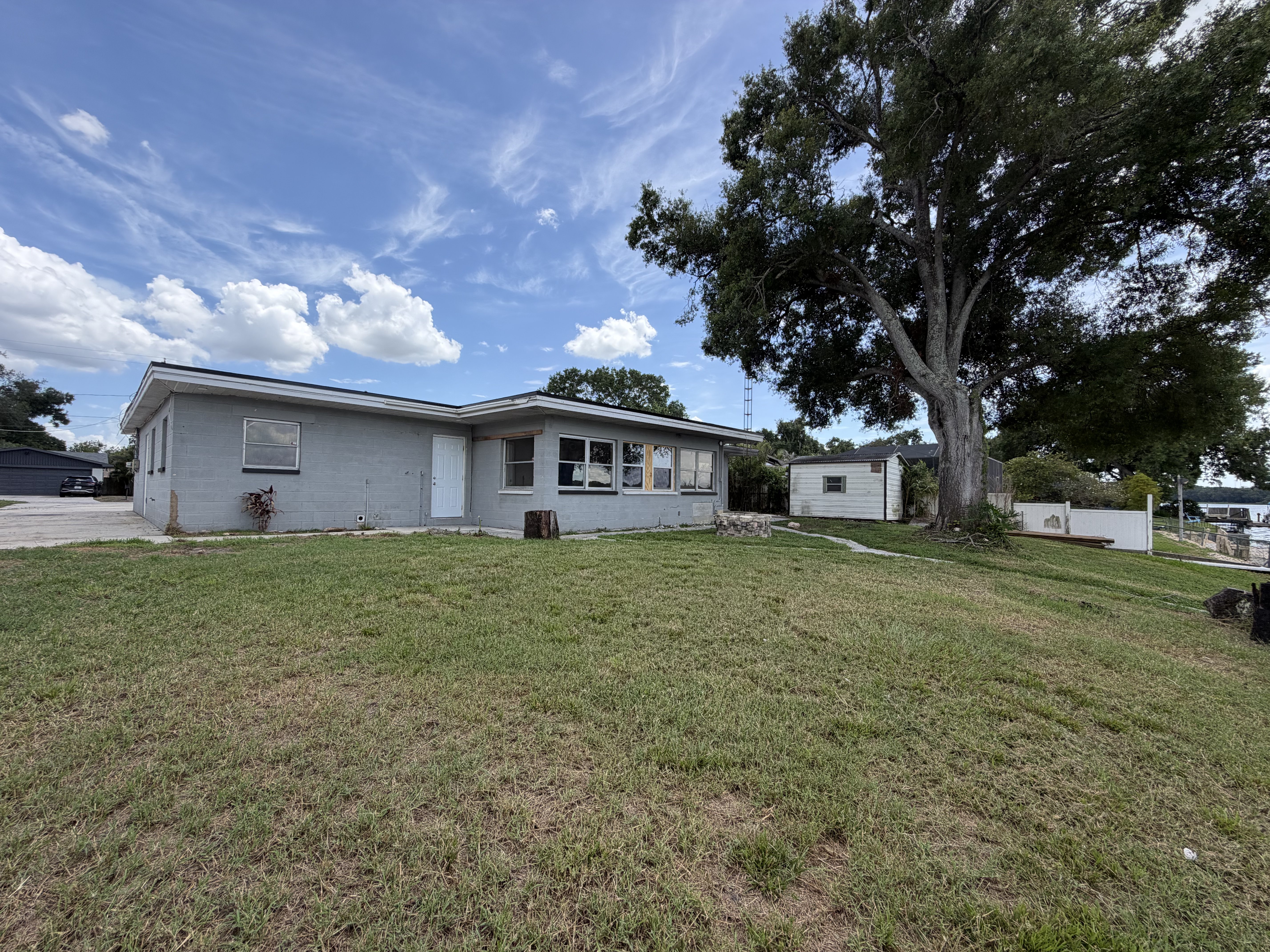 Photo 5 of 24 of 6907 Spencer Cir, Tampa, FL