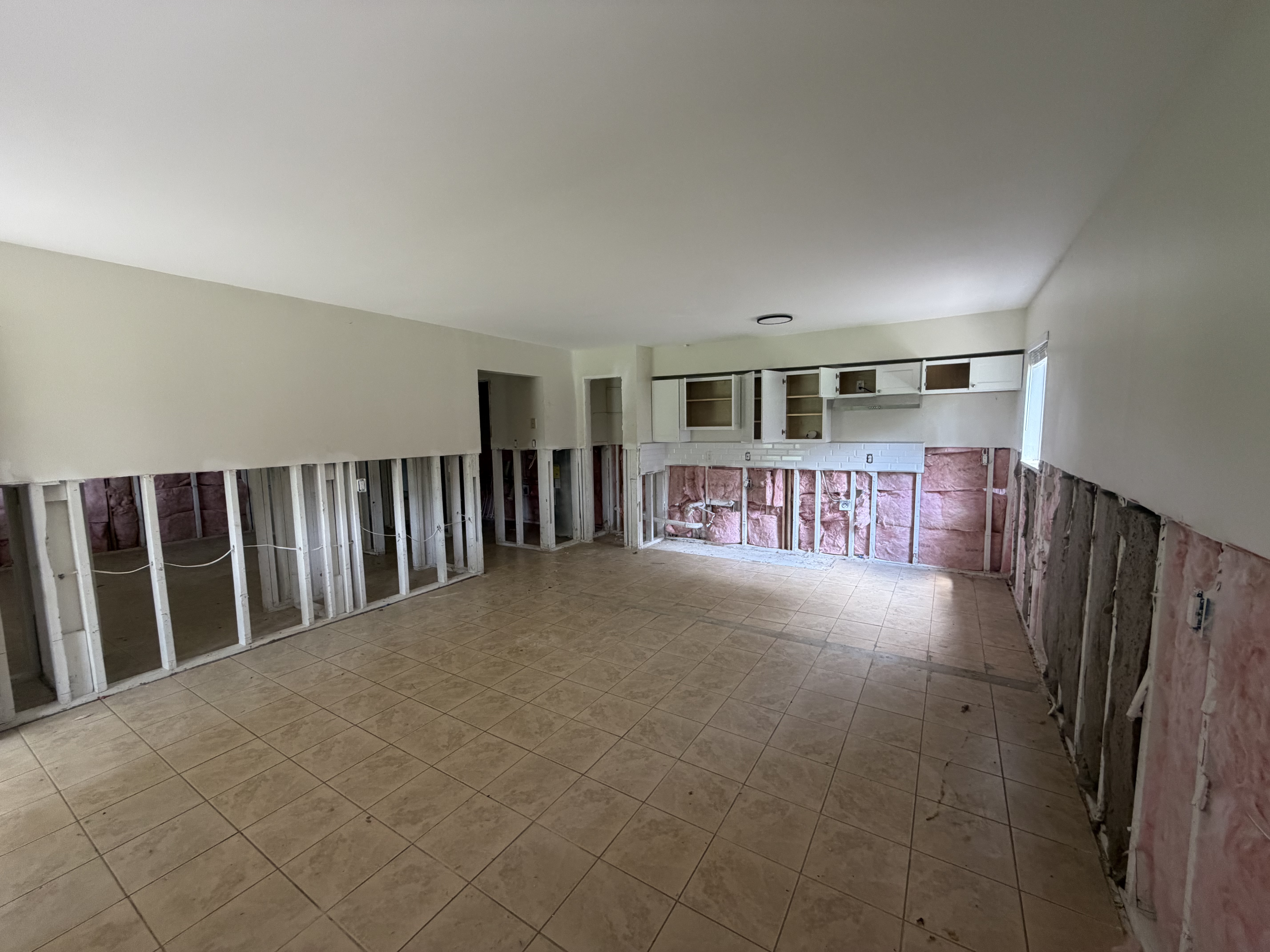 Photo 3 of 17 of 130 S Estes Dr, Chapel Hill, NC