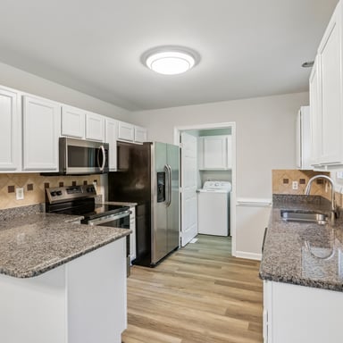 Property photo 2 of 2568 Wilton Ave