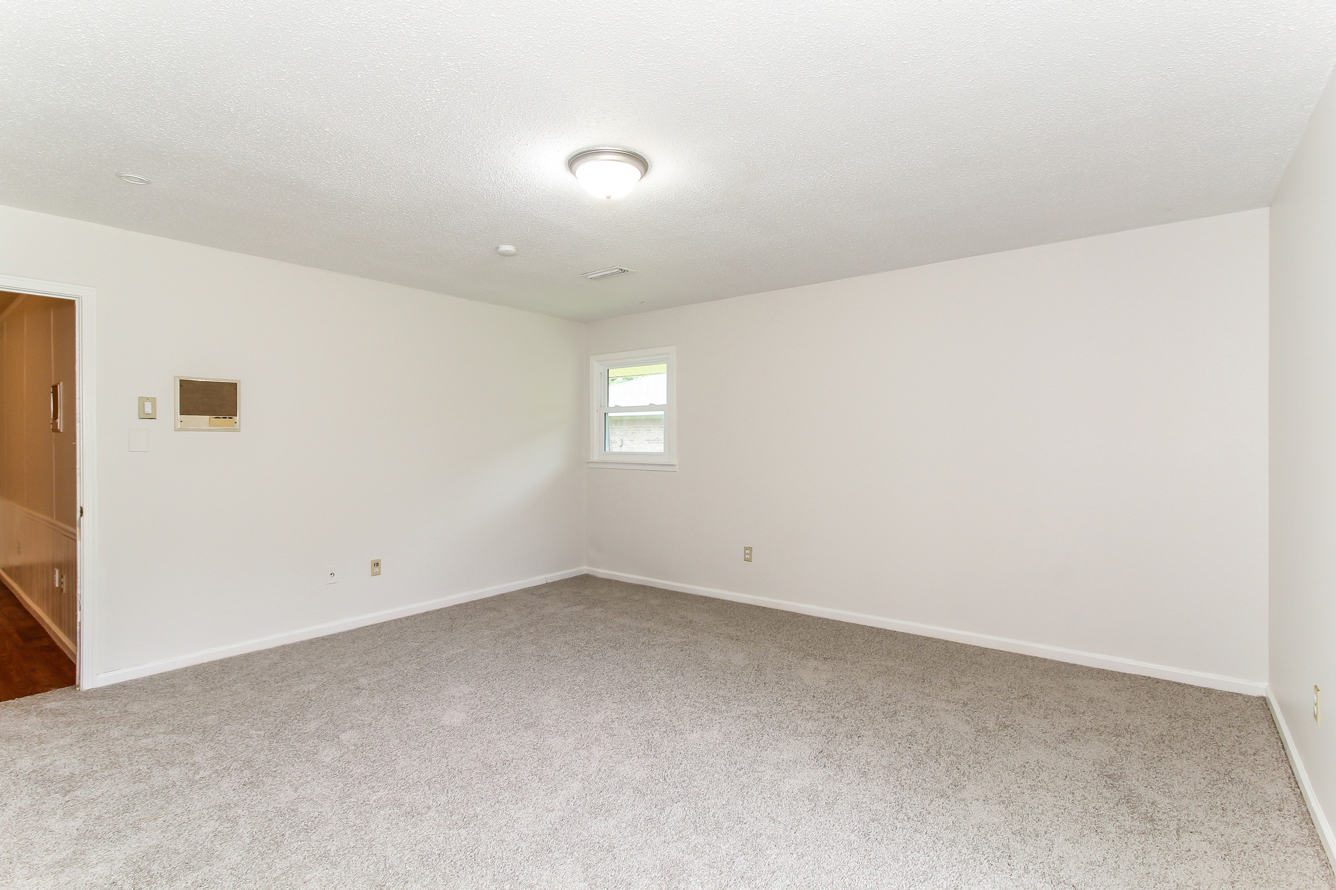 Photo 11 of 21 of 525 Lurene Cir, Montgomery, AL