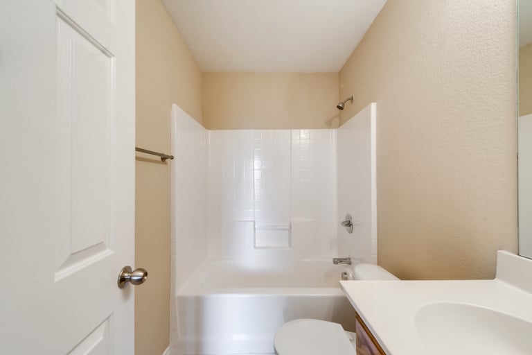 Photo 26 of 29 - 613 Rosario Ln, Haslet, TX 76052