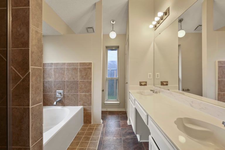 Photo 22 of 26 - 1113 Rosewood Ln, Lancaster, TX 75146