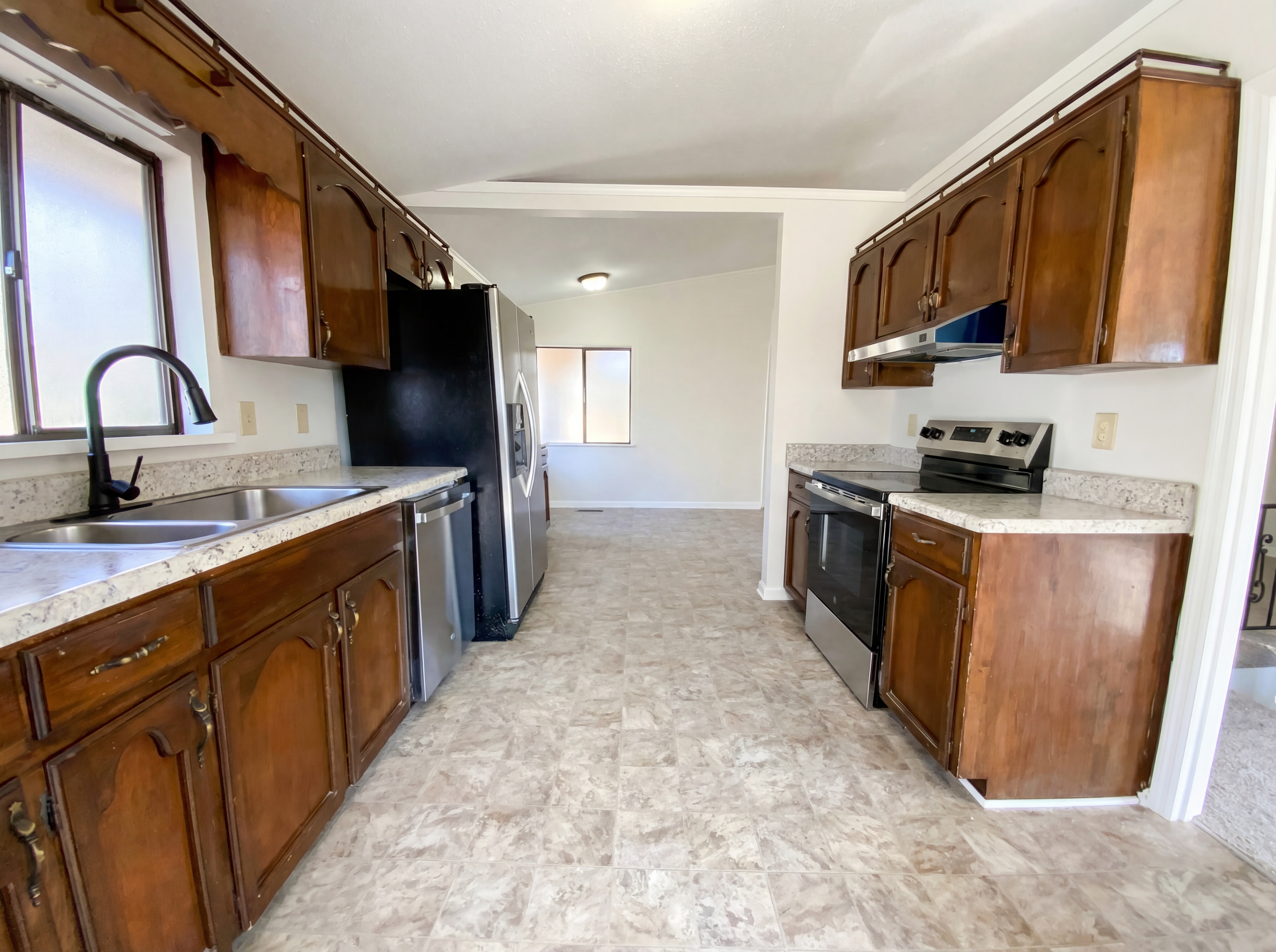 Photo 2 of 22 of 1111 3rd Ln, Pleasant Grove, AL