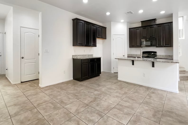 Property photo 3 of 7748 Jasmine Falls Dr
