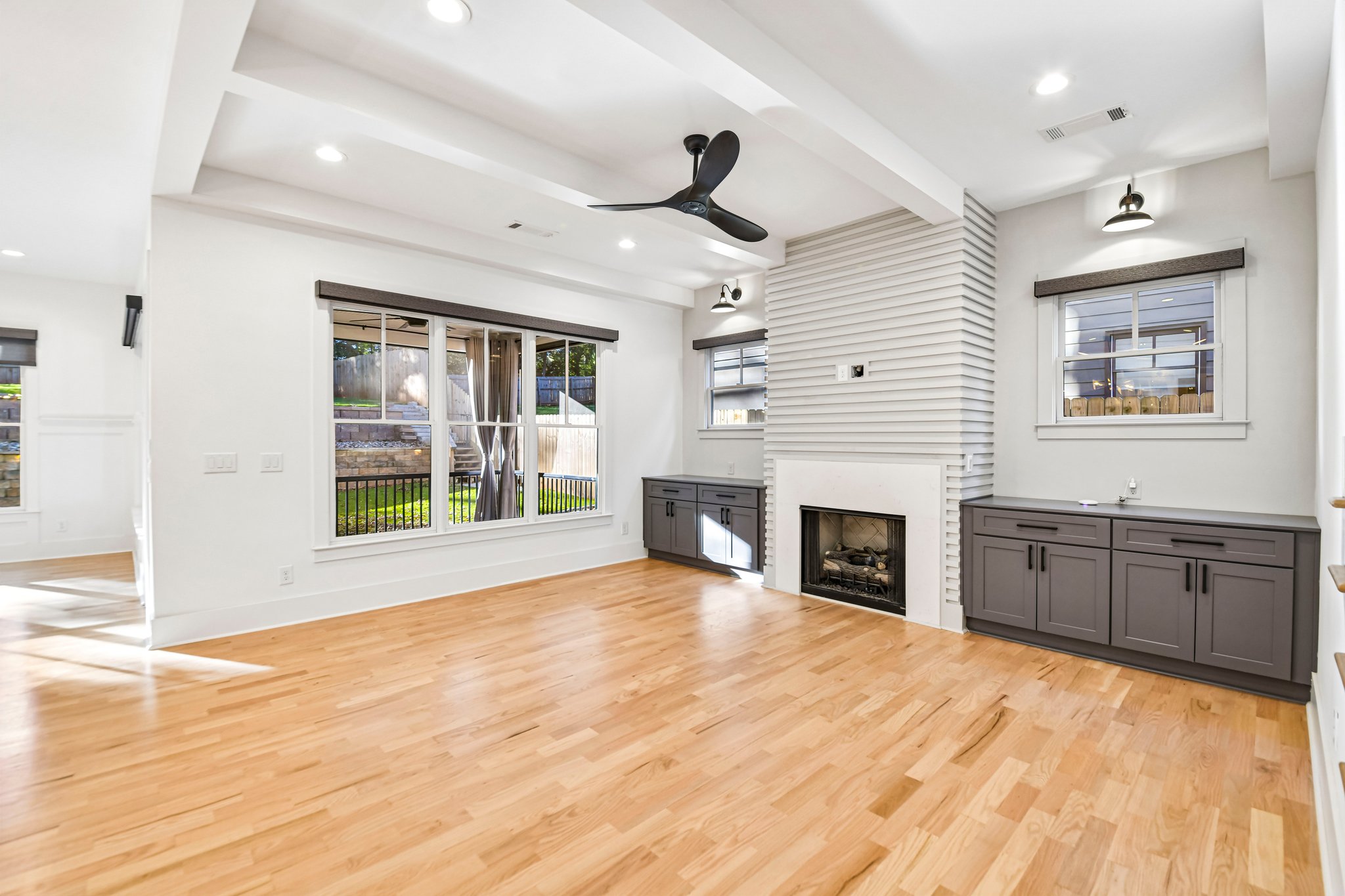 Photo 3 of 30 of 2073 Candler Road SE, Atlanta, GA
