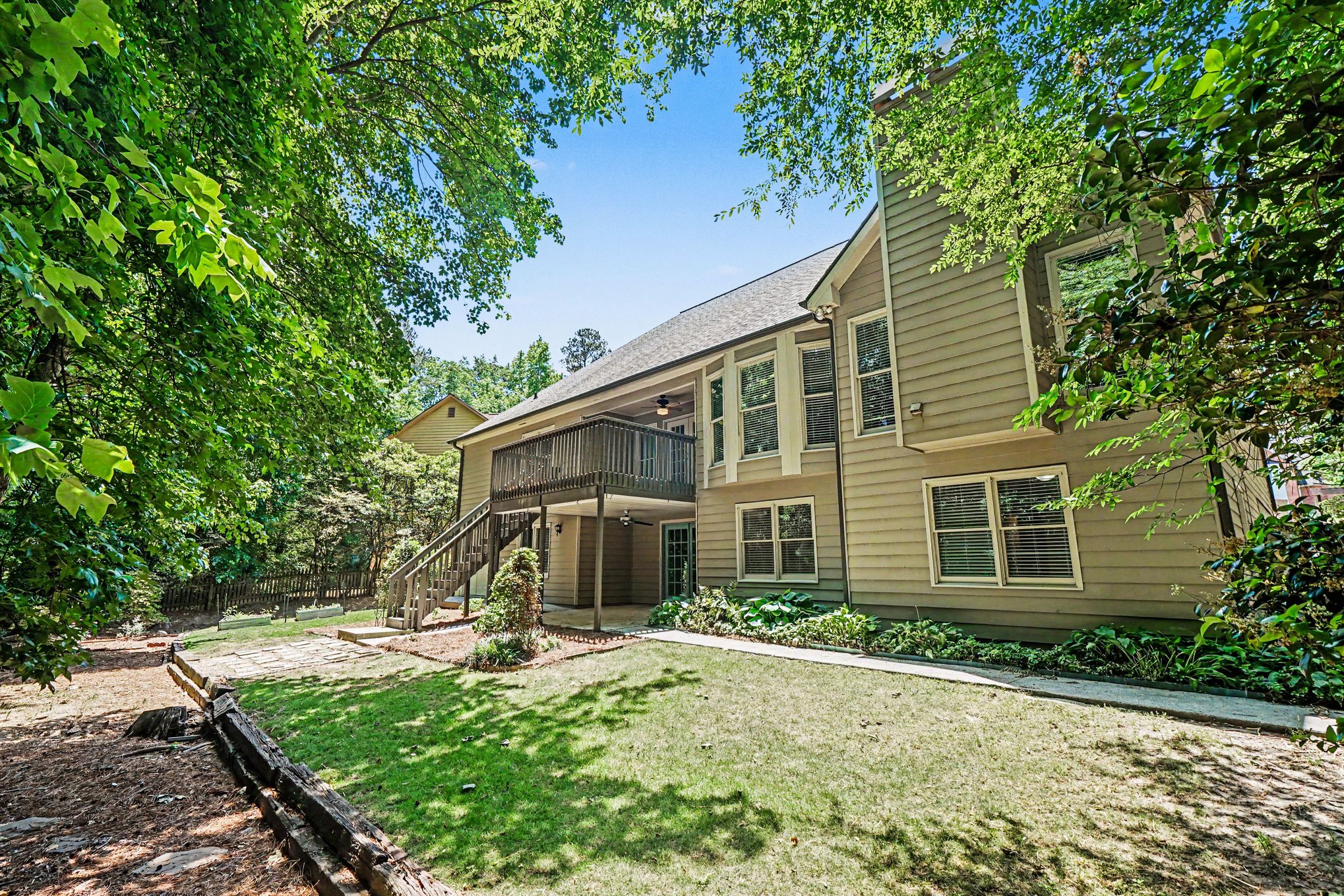 Photo 23 of 25 of 977 Sunny Glenn Ct, Lawrenceville, GA