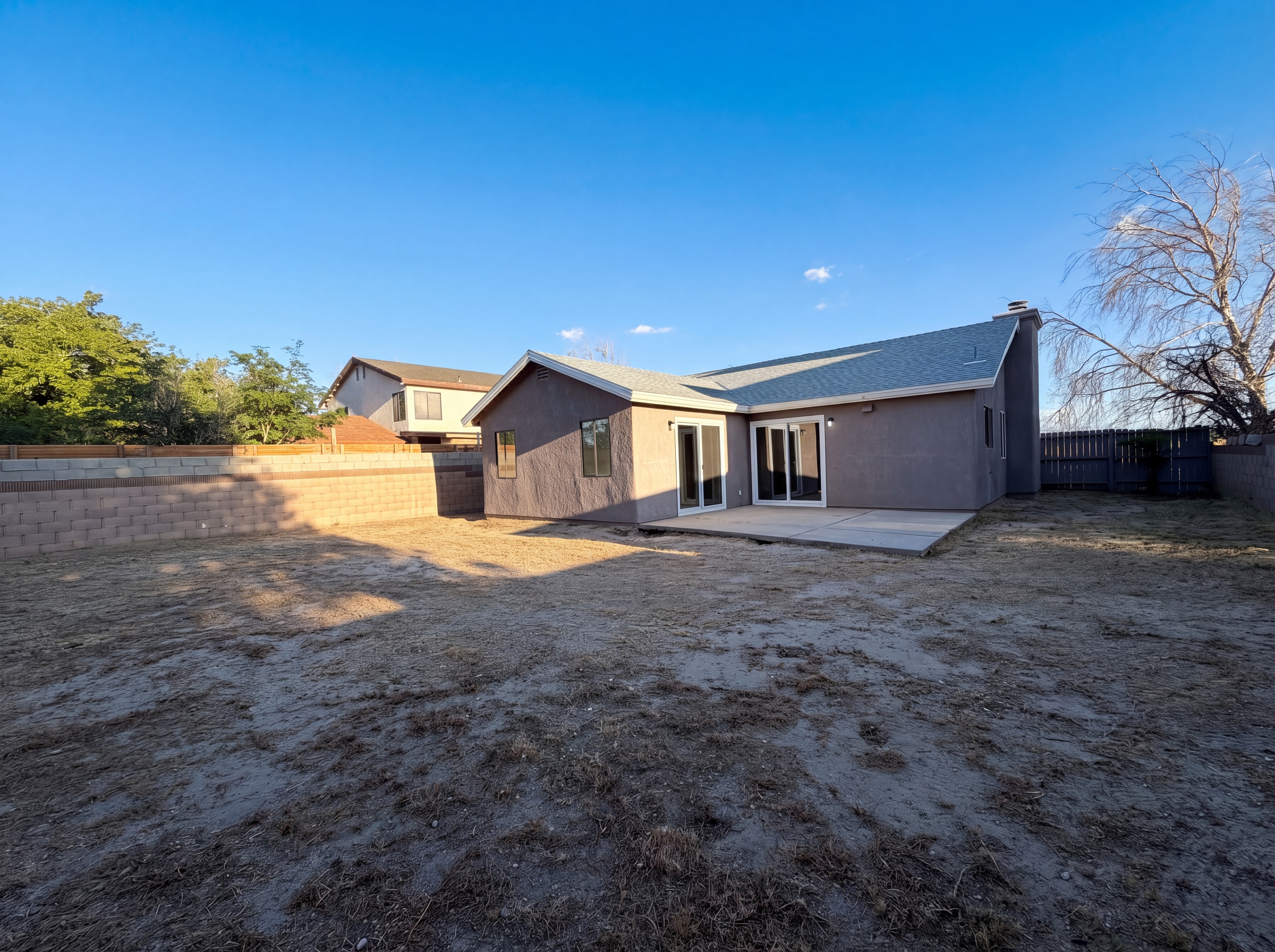 Photo 5 of 23 of 2553 E Avenue J4, Lancaster, CA