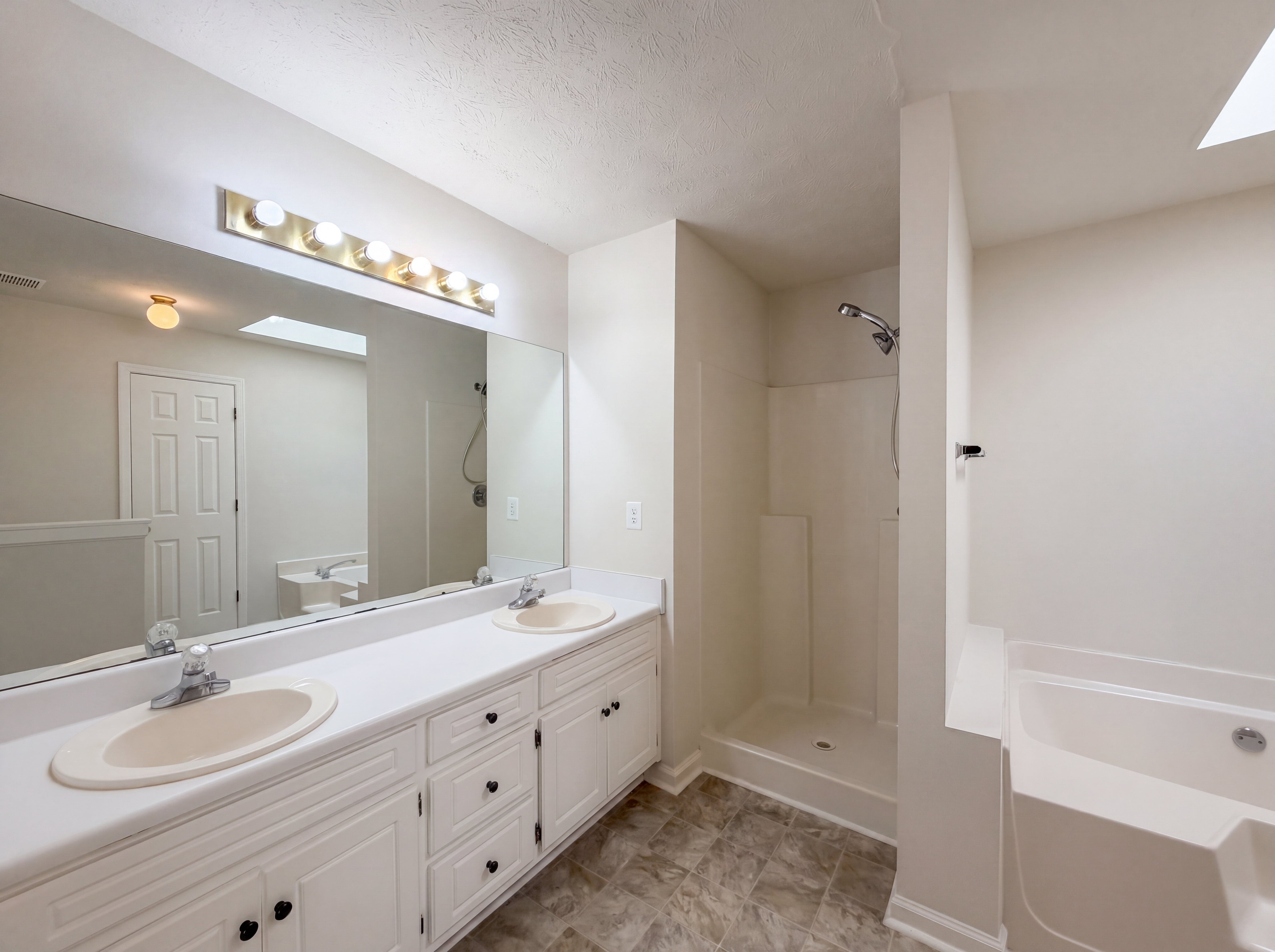 Photo 14 of 25 of 1556 Wynfield Ct, Auburn, GA