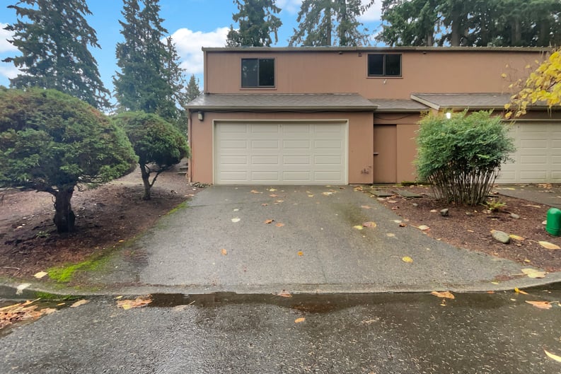 Property photo 1 of 2108 NE 136th Ave