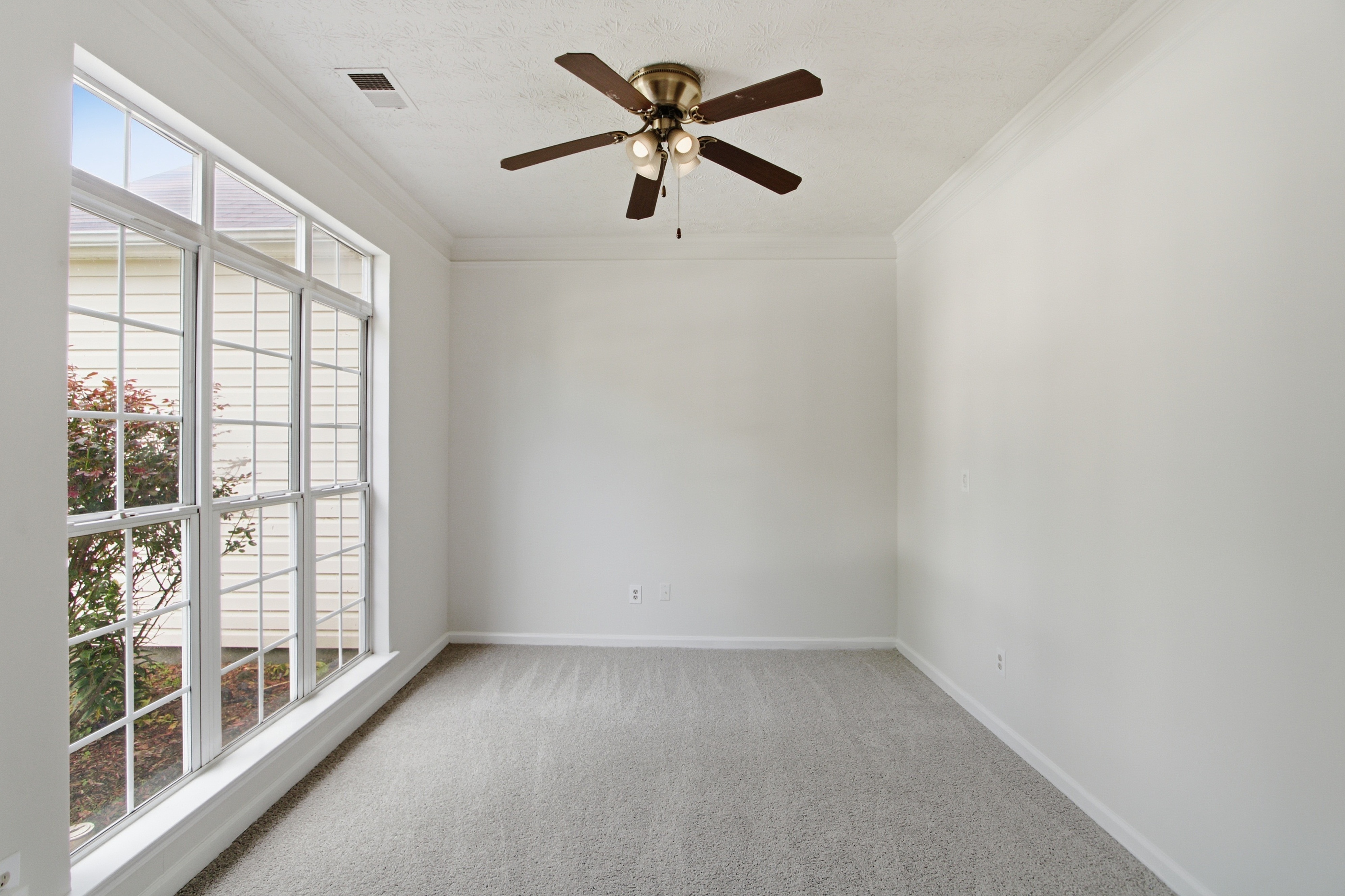 Photo 36 of 55 of 835 Shadow Lake Dr, Lithonia, GA