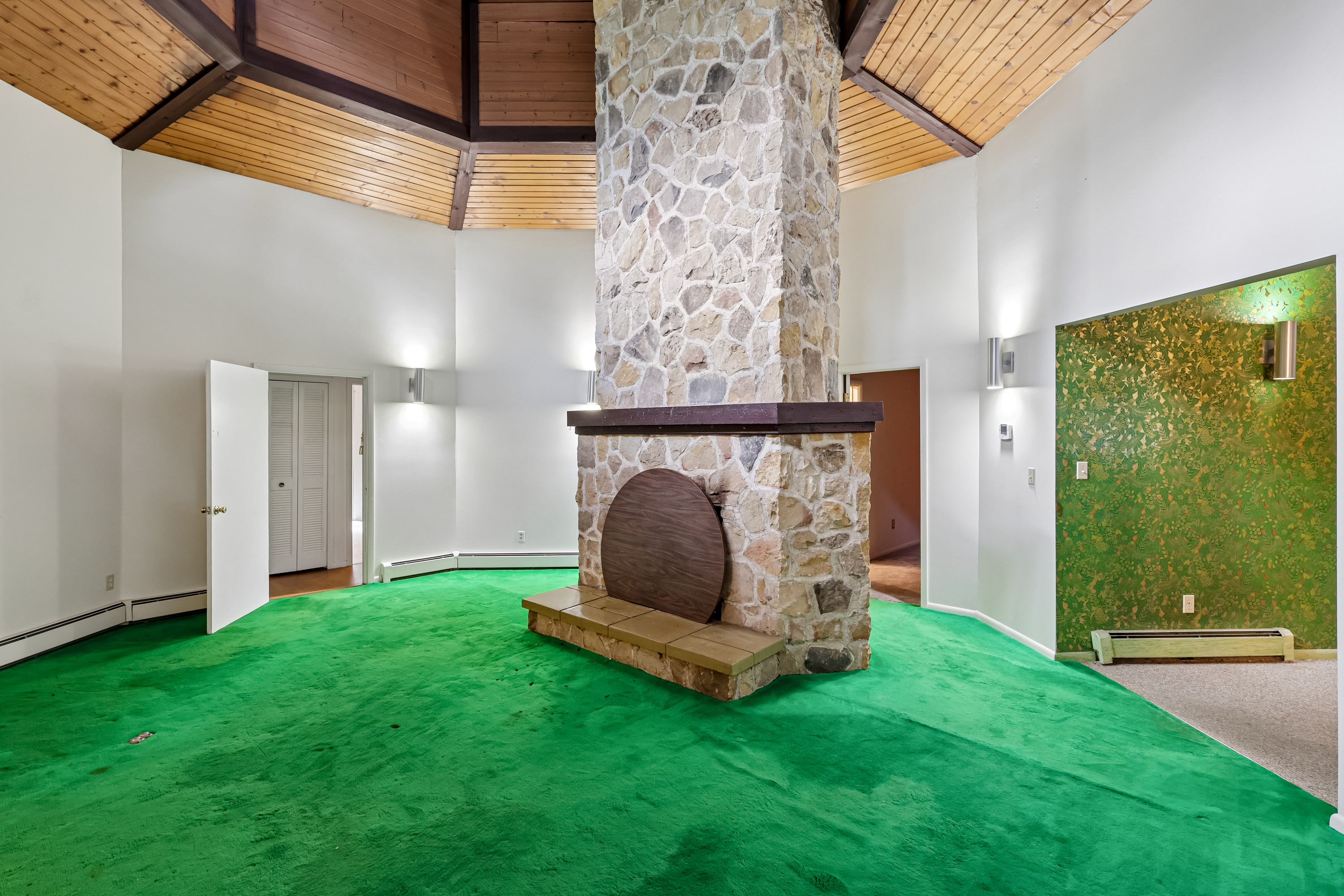 Photo 8 of 27 of 9550 Olde 8 Rd, Northfield, OH