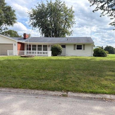 Property photo 1 of 300 E Mayfair Ln