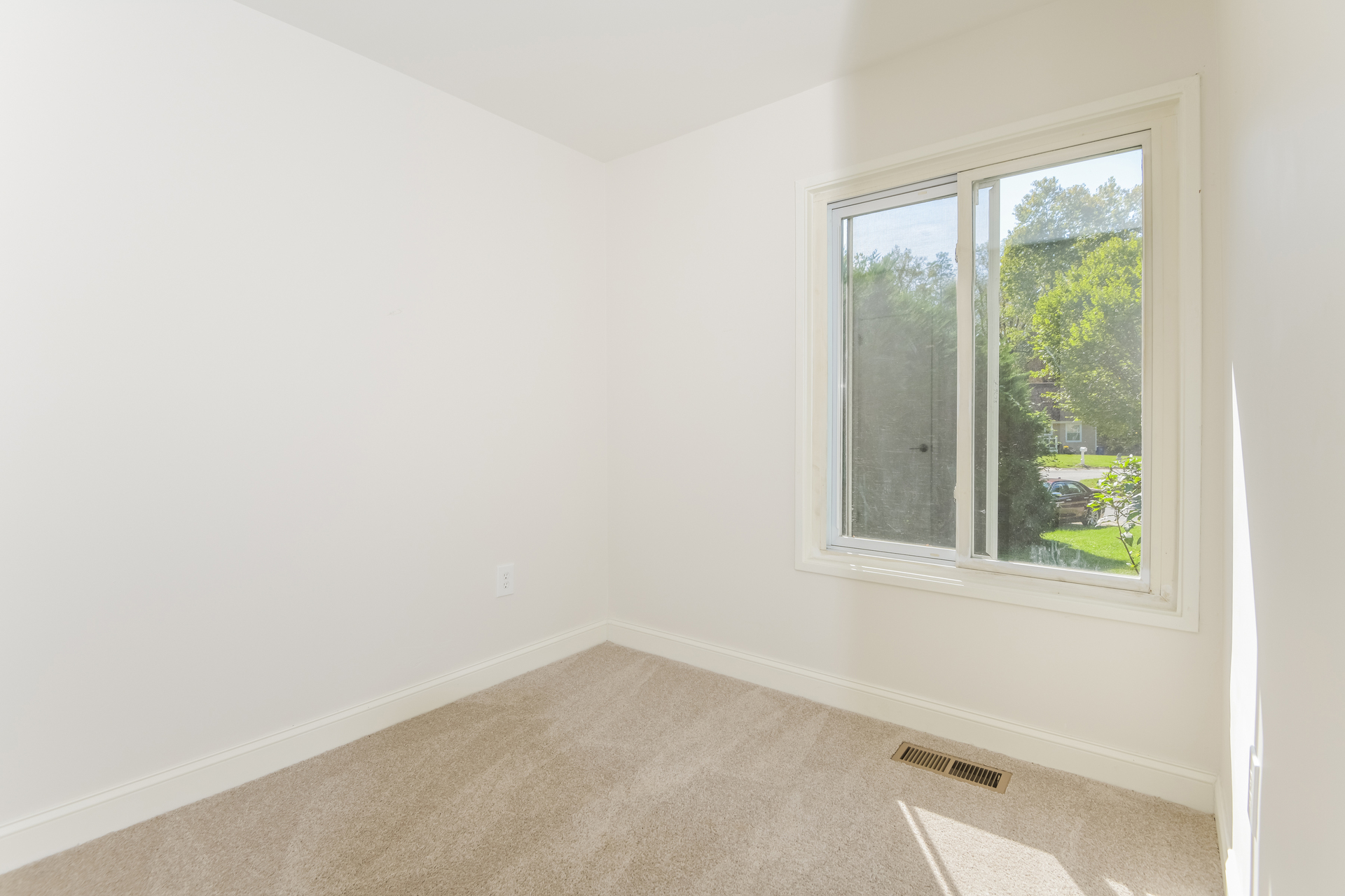Photo 9 of 21 of 10103 Meredith Ave, Silver Spring, MD