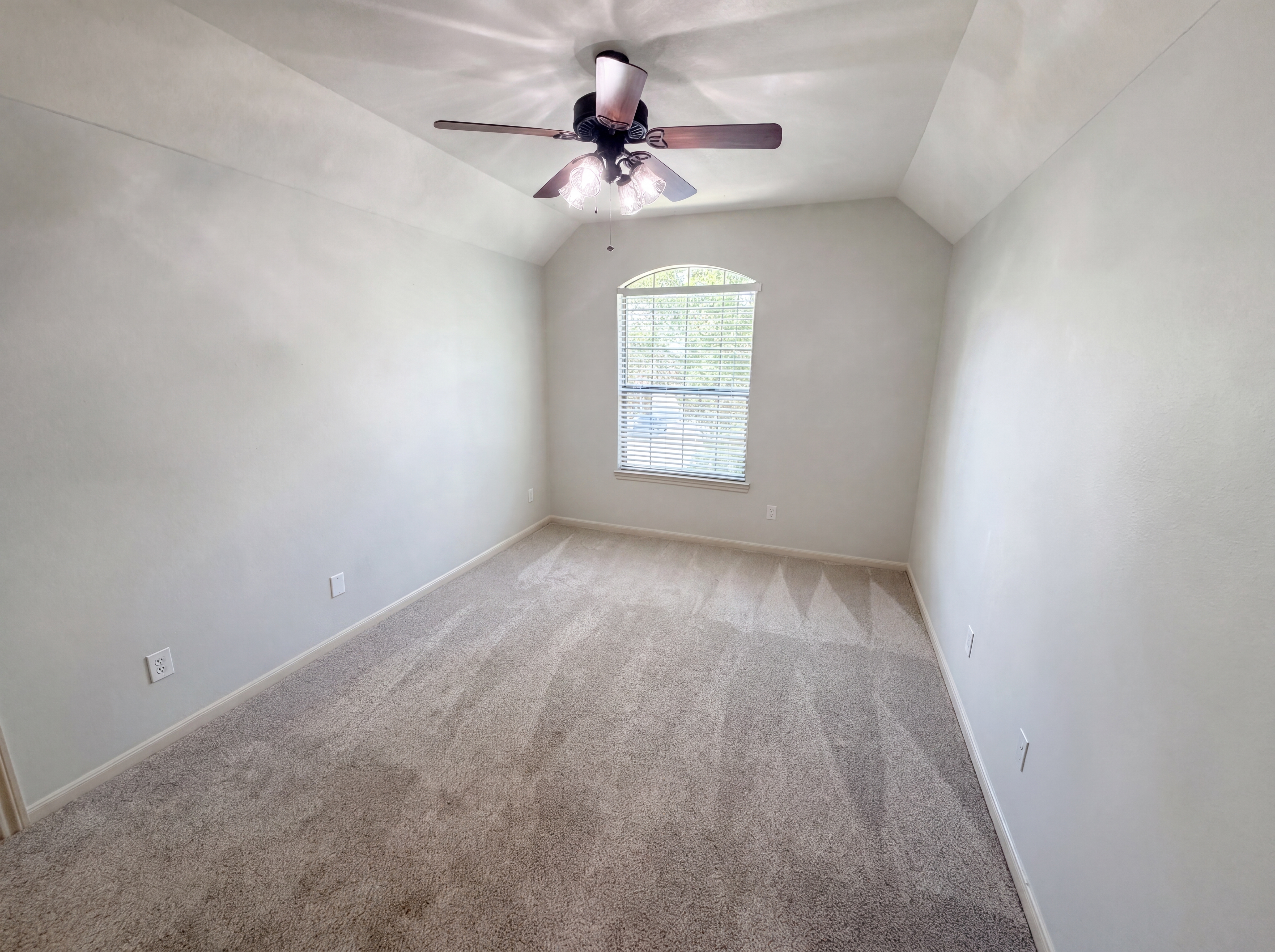 Photo 19 of 36 of 15822 Maple Shores Dr, Houston, TX