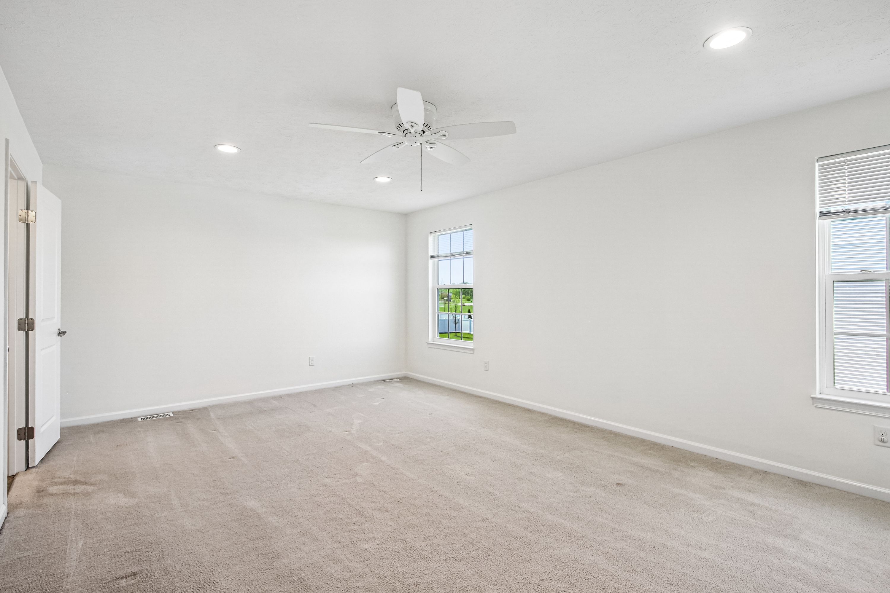 Photo 31 of 48 of 6007 Amber Dr, Farmington, NY