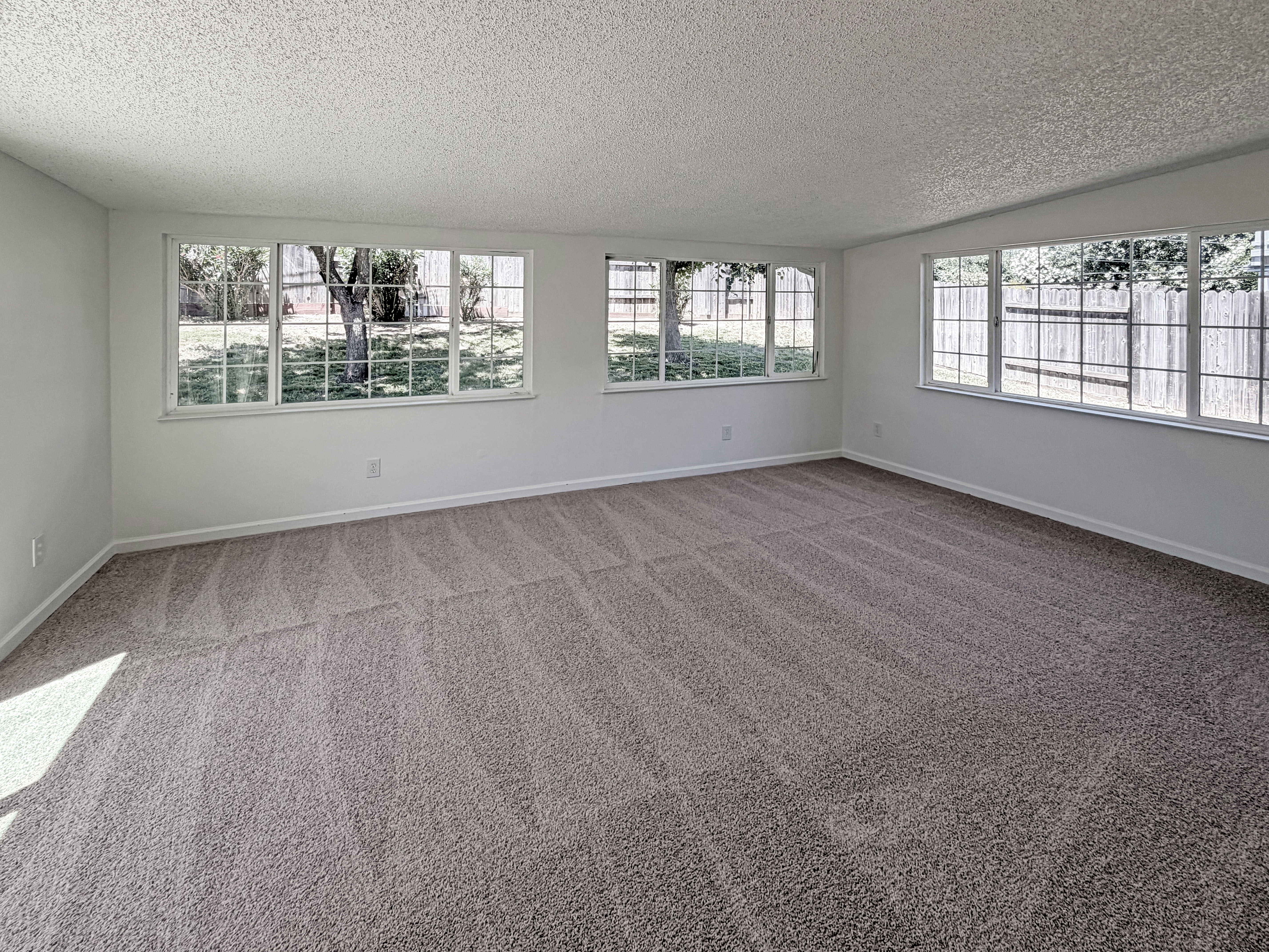 Photo 14 of 26 of 7827 Glen Tree Dr, Citrus Heights, CA