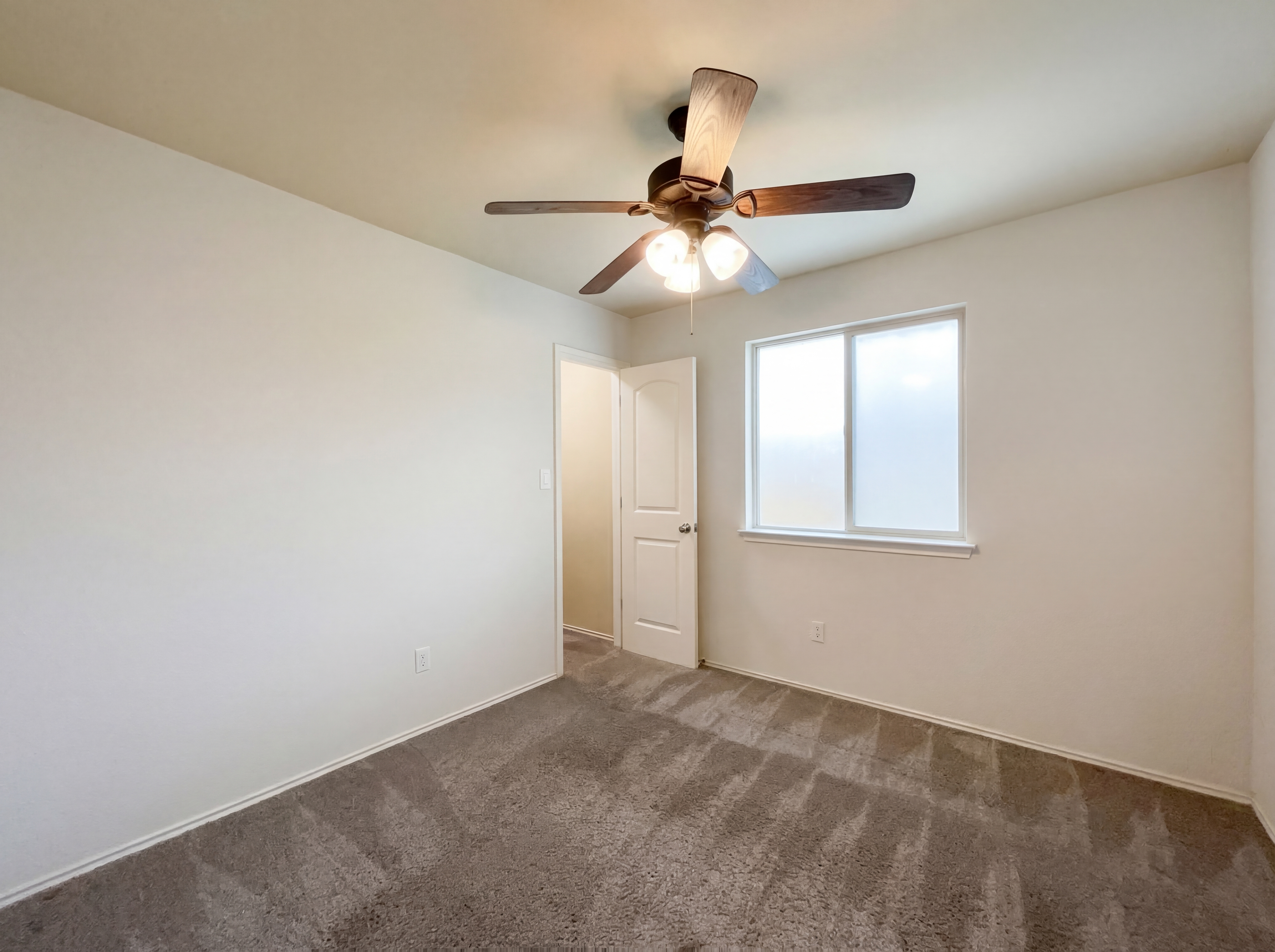 Photo 20 of 34 of 15102 Imes Ln, Austin, TX
