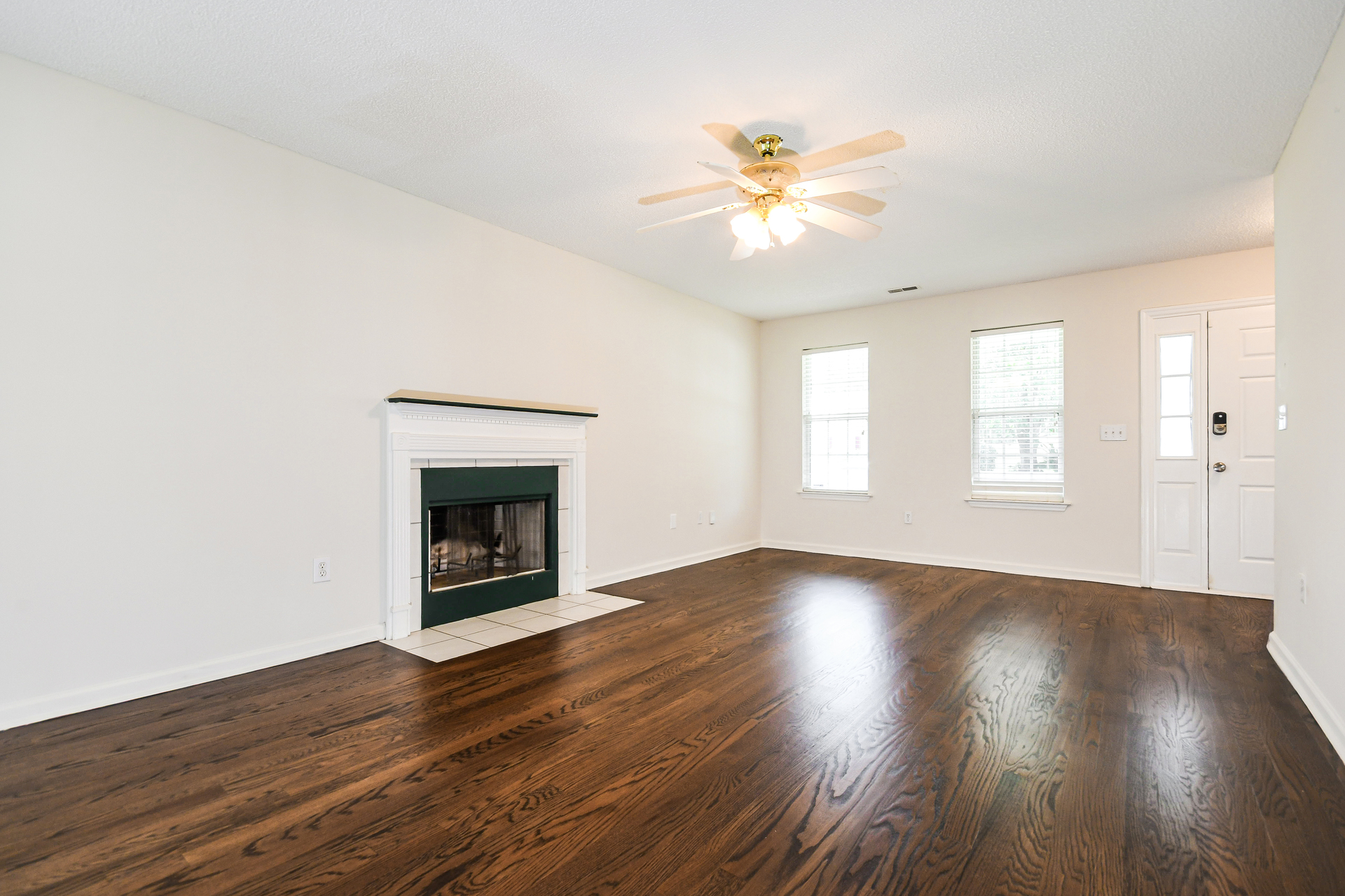 Photo 3 of 21 of 8612 Coppergrove Dr, North Charleston, SC