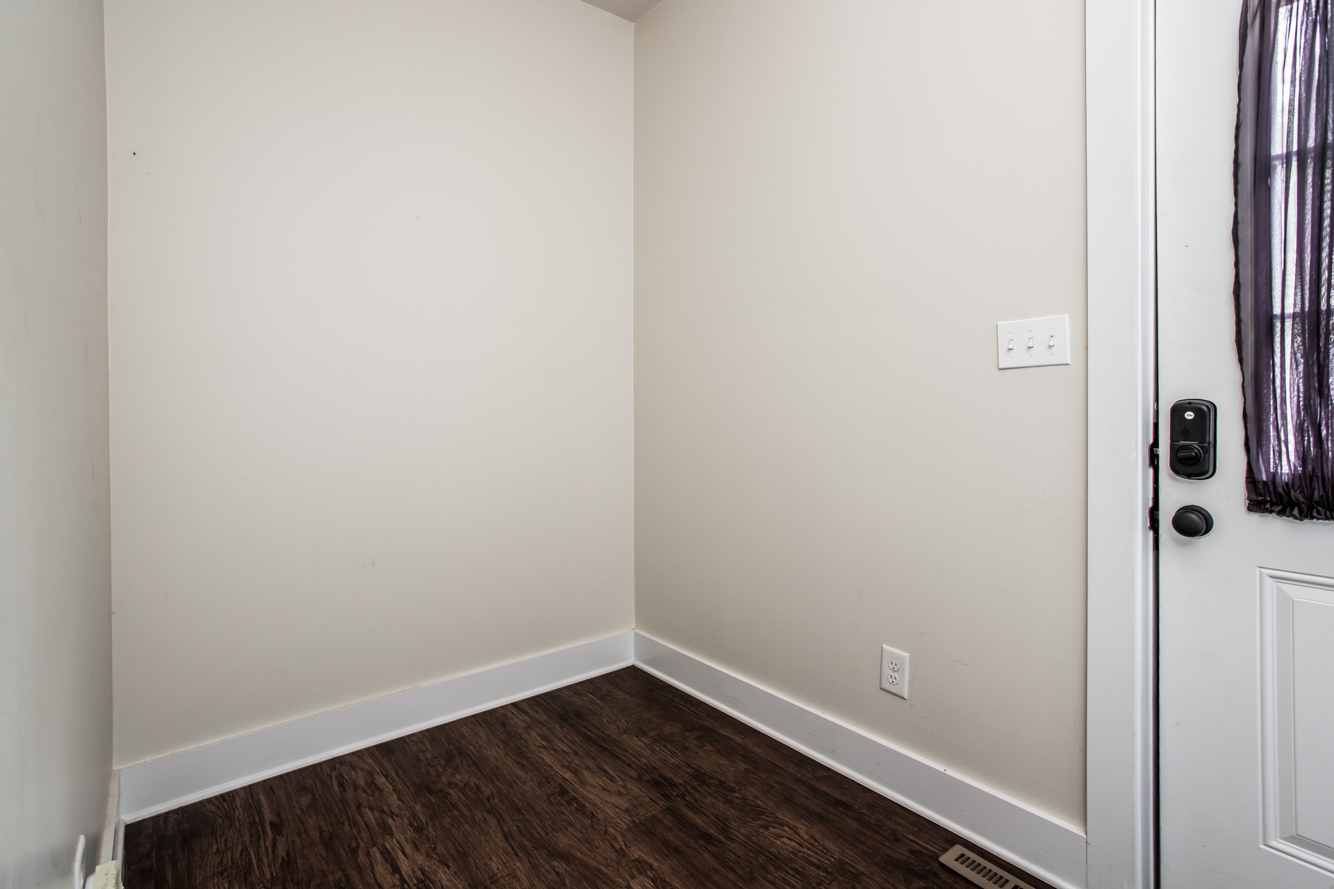 Photo 16 of 21 of 2510 E Glenwood Ave, Knoxville, TN