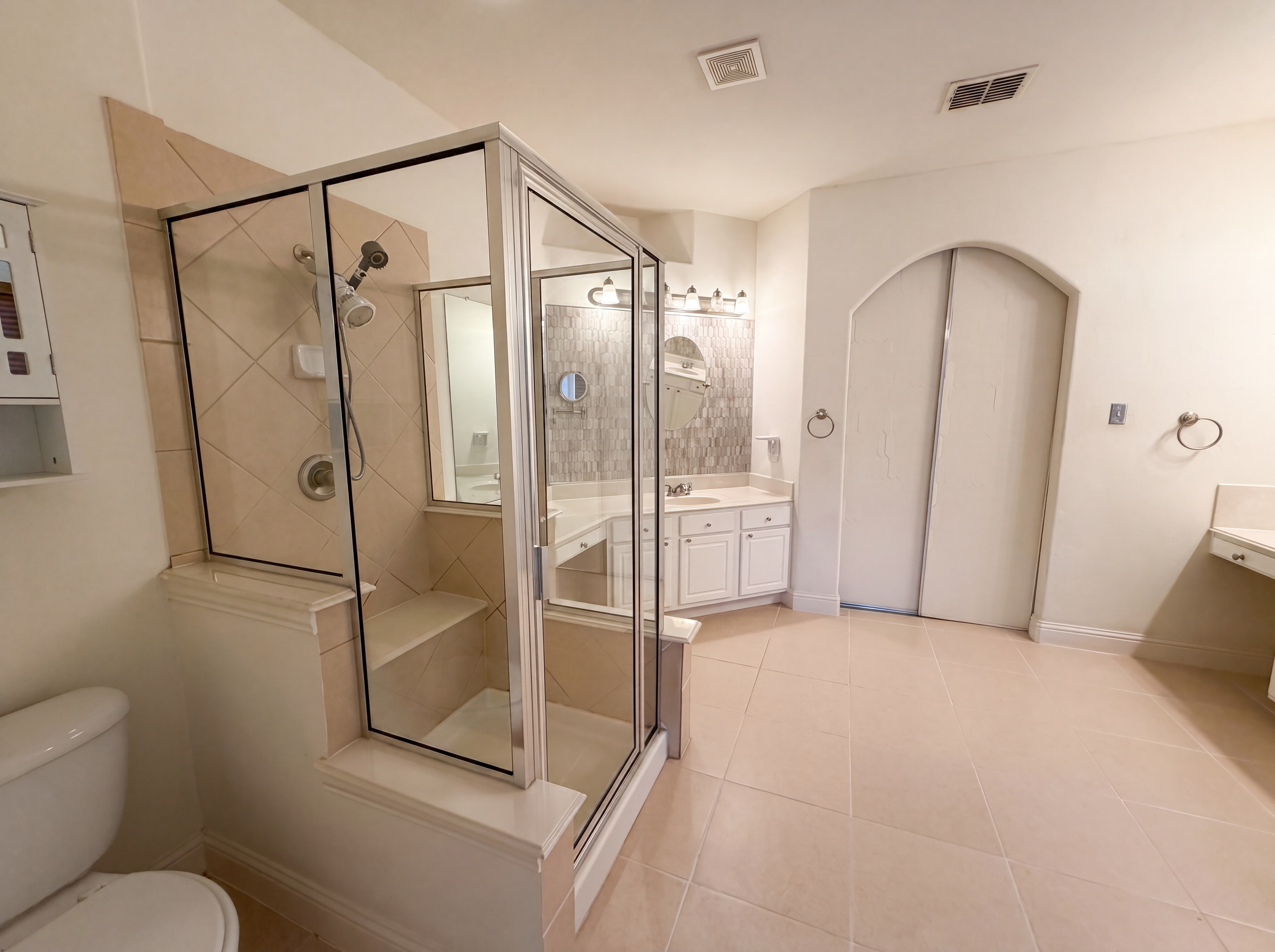 Photo 17 of 22 of 2446 Chesterfield Rd, Garland, TX