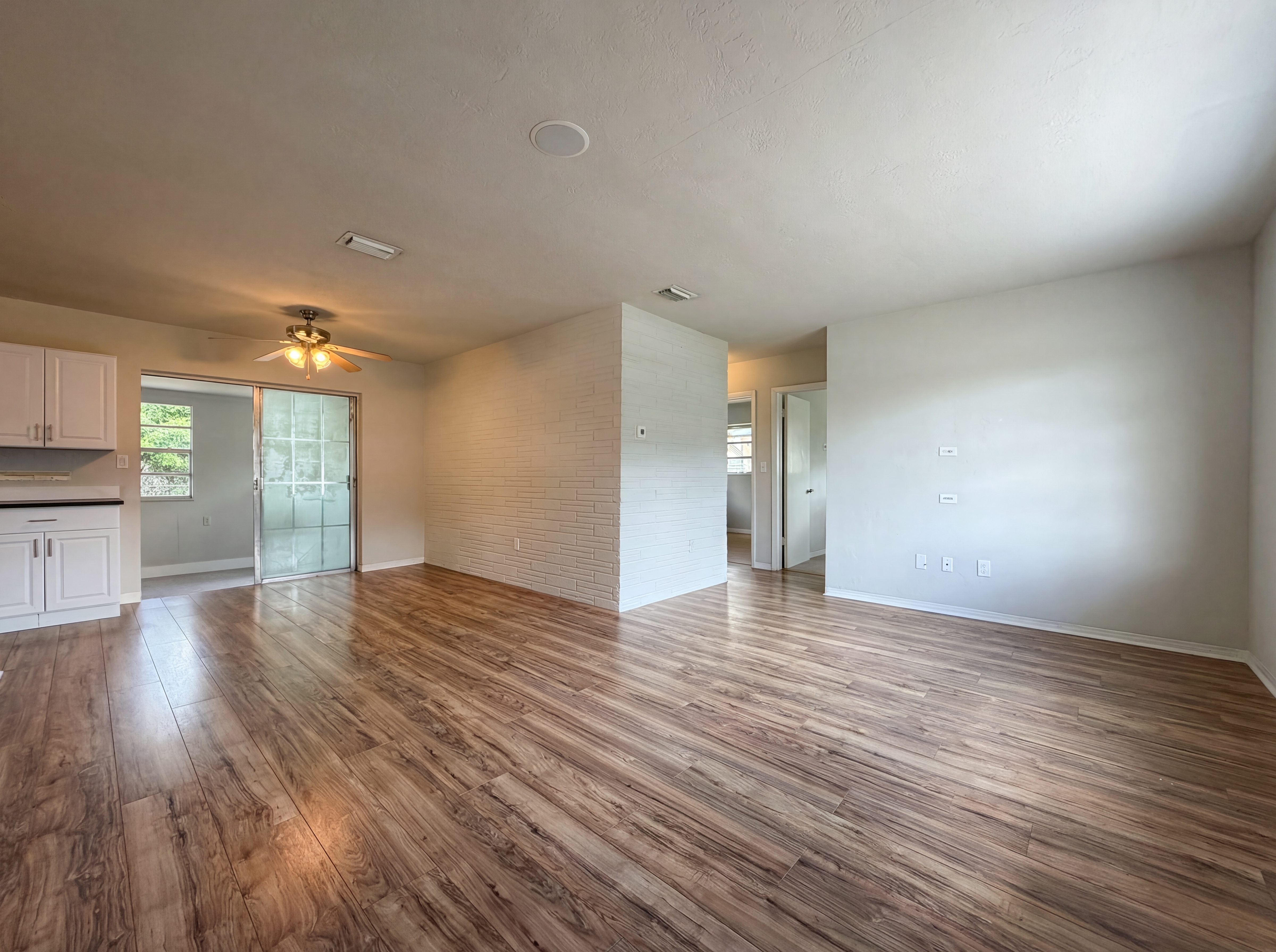 Photo 11 of 17 of 5921 SW 41st St, West Park, FL