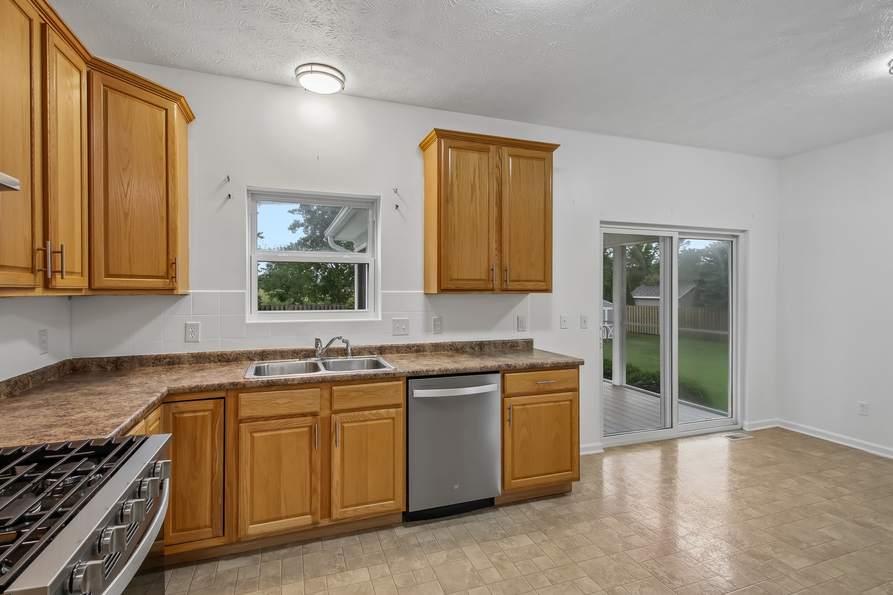 Photo 11 of 34 of 5704 Yanni Ct, Avon, NY