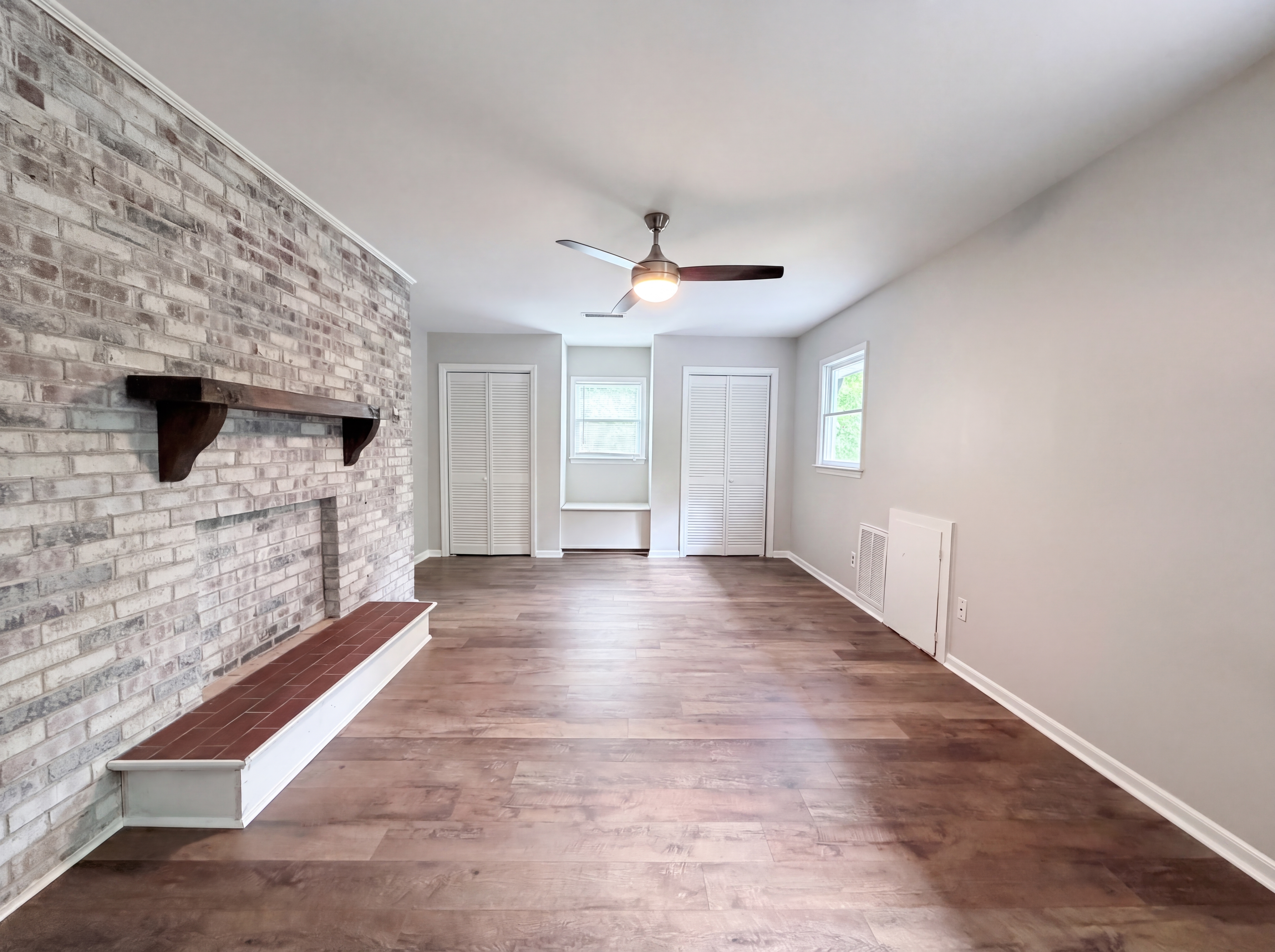 Photo 11 of 26 of 706 Crescent Dr, Cherryville, NC
