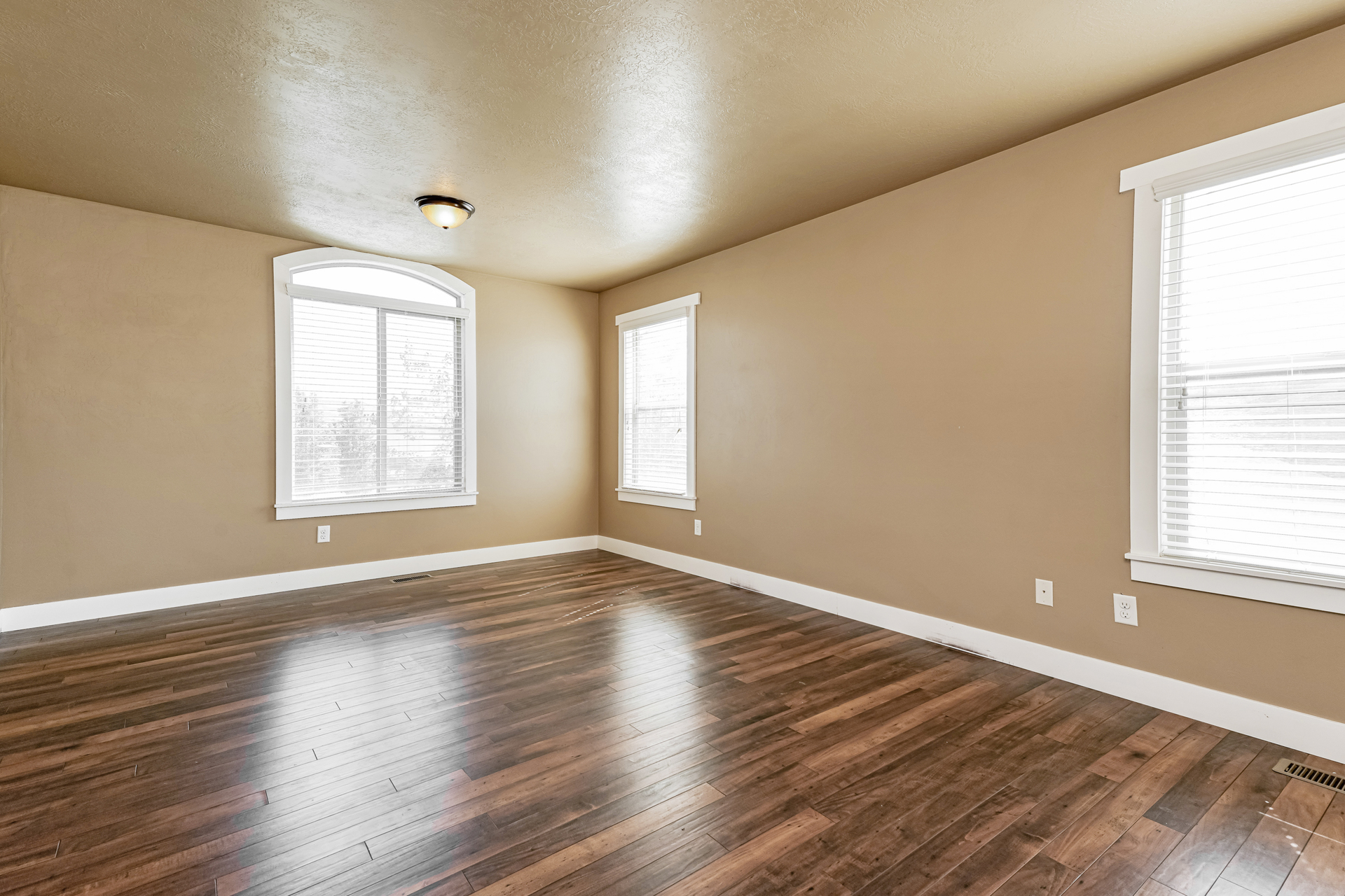 Photo 4 of 22 of 2997 N 3400 W, Ogden, UT