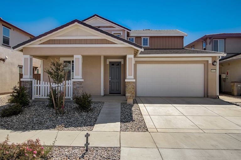 Photo 1 of 30 - 1914 Herrera Dr, Woodland, CA 95776