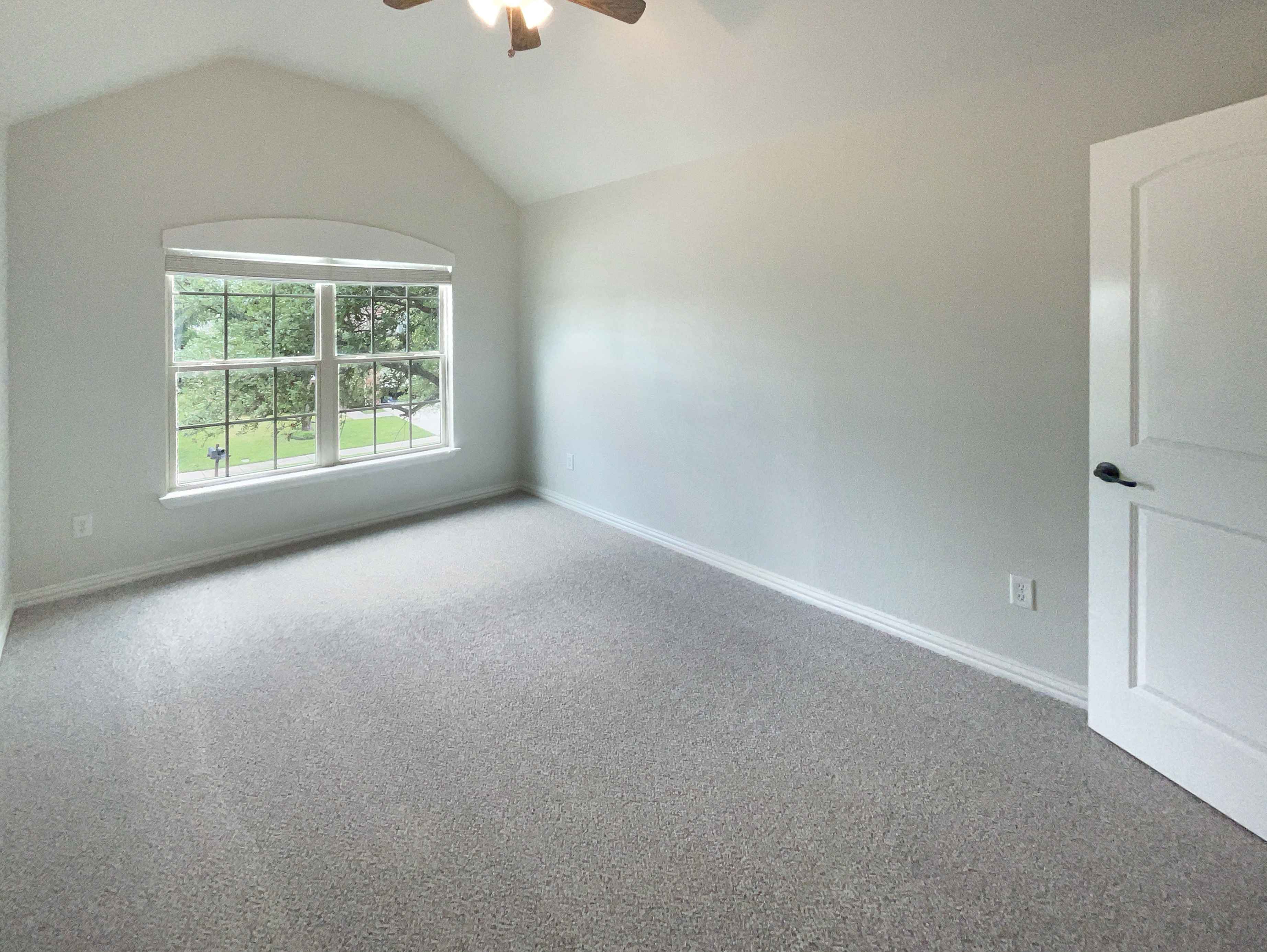Photo 18 of 33 of 1005 Lake Hollow Dr, Little Elm, TX