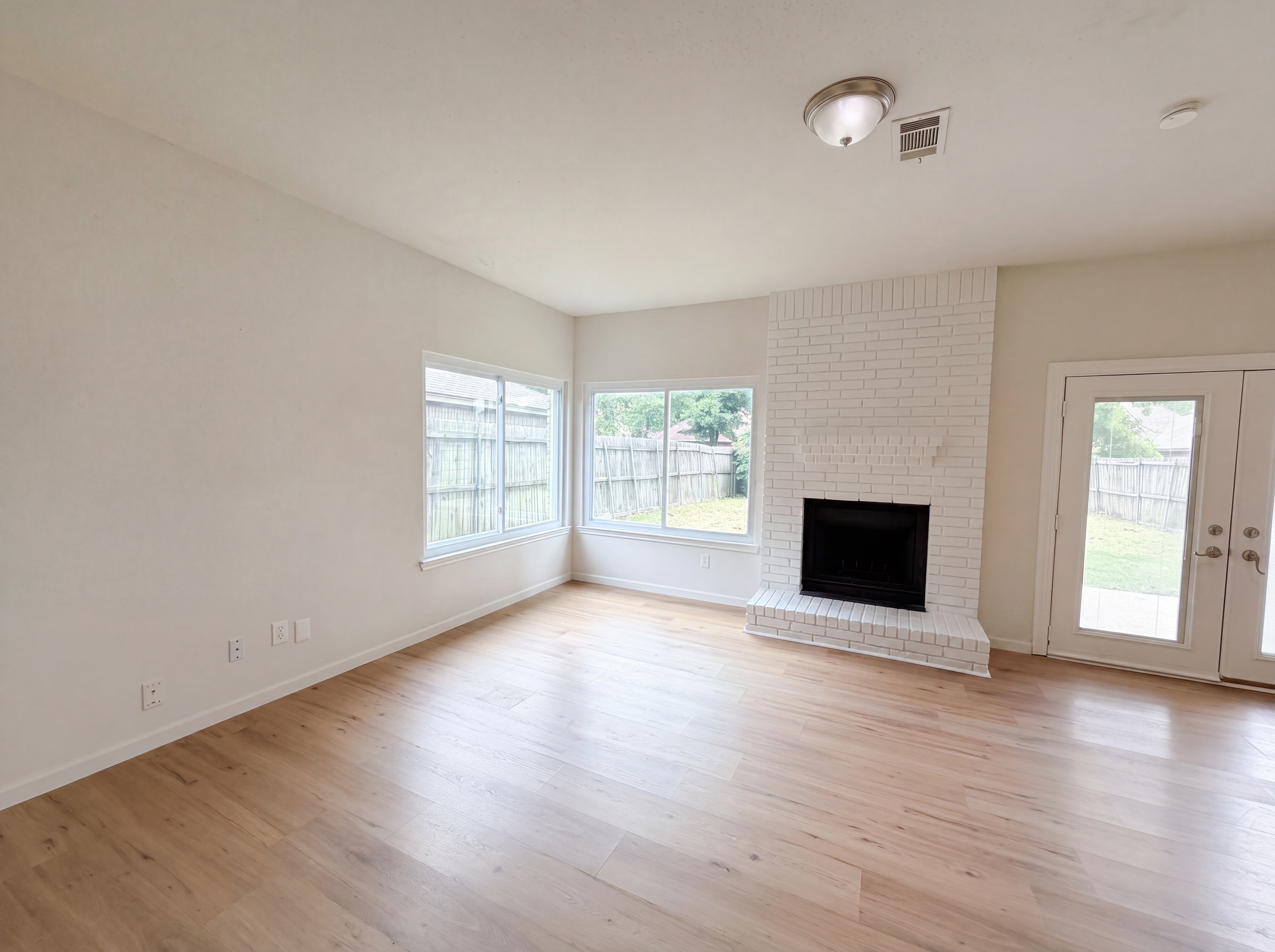 Photo 7 of 19 of 2804 Rice Dr, Rowlett, TX